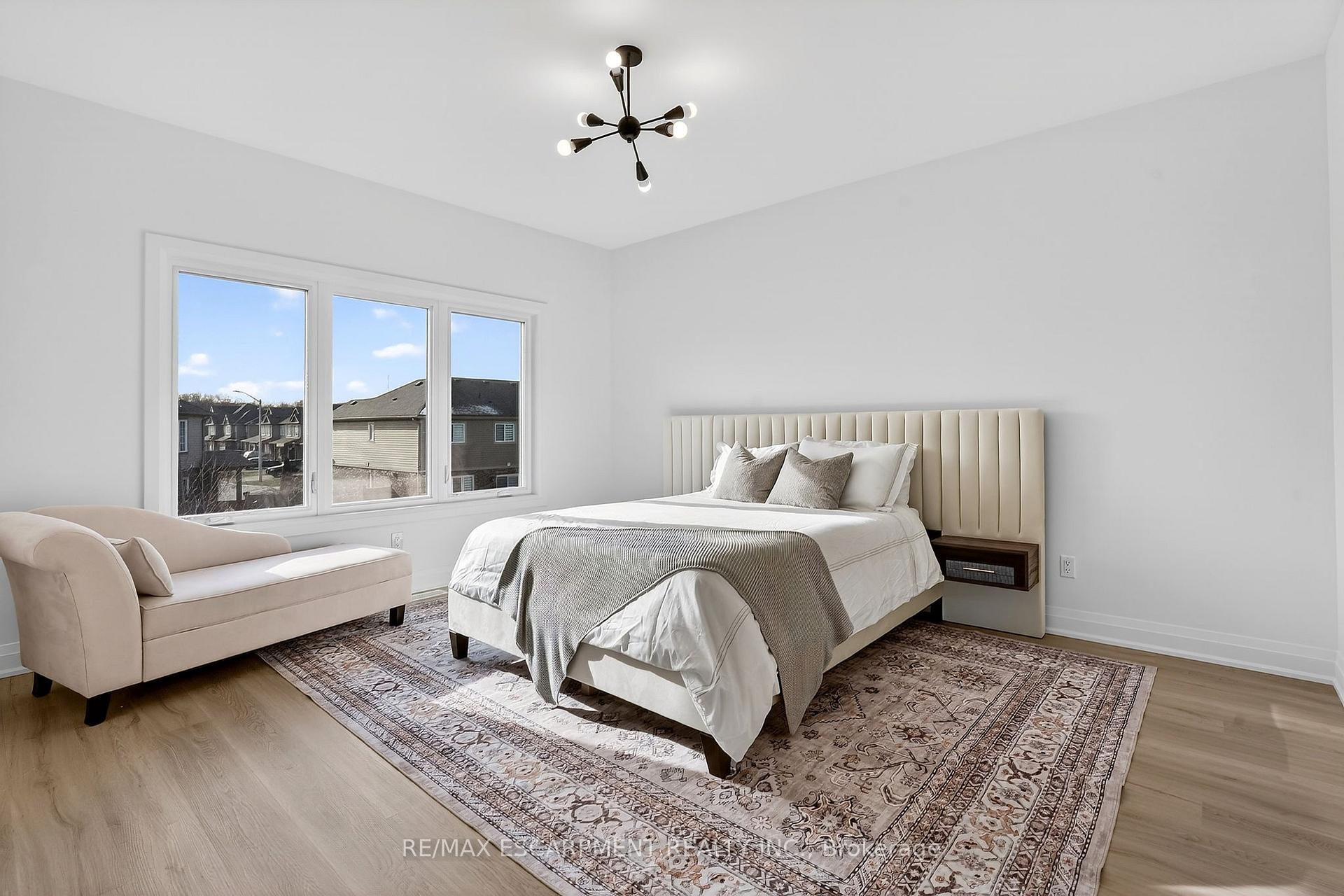 Photo 21 of 8868 Angie Drive, Niagara Falls, Forestview — HOMEH