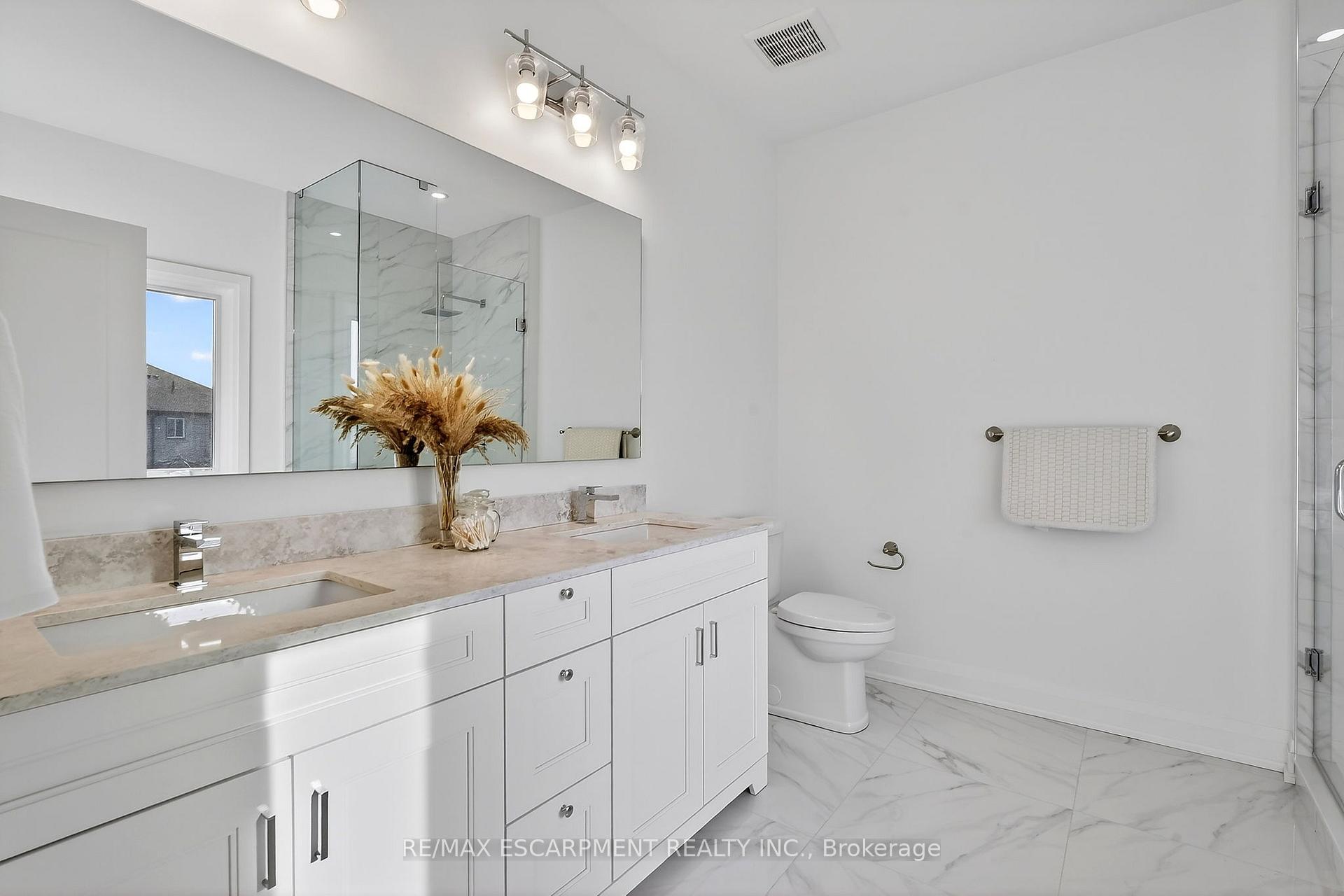 Photo 23 of 8868 Angie Drive, Niagara Falls, Forestview — HOMEH