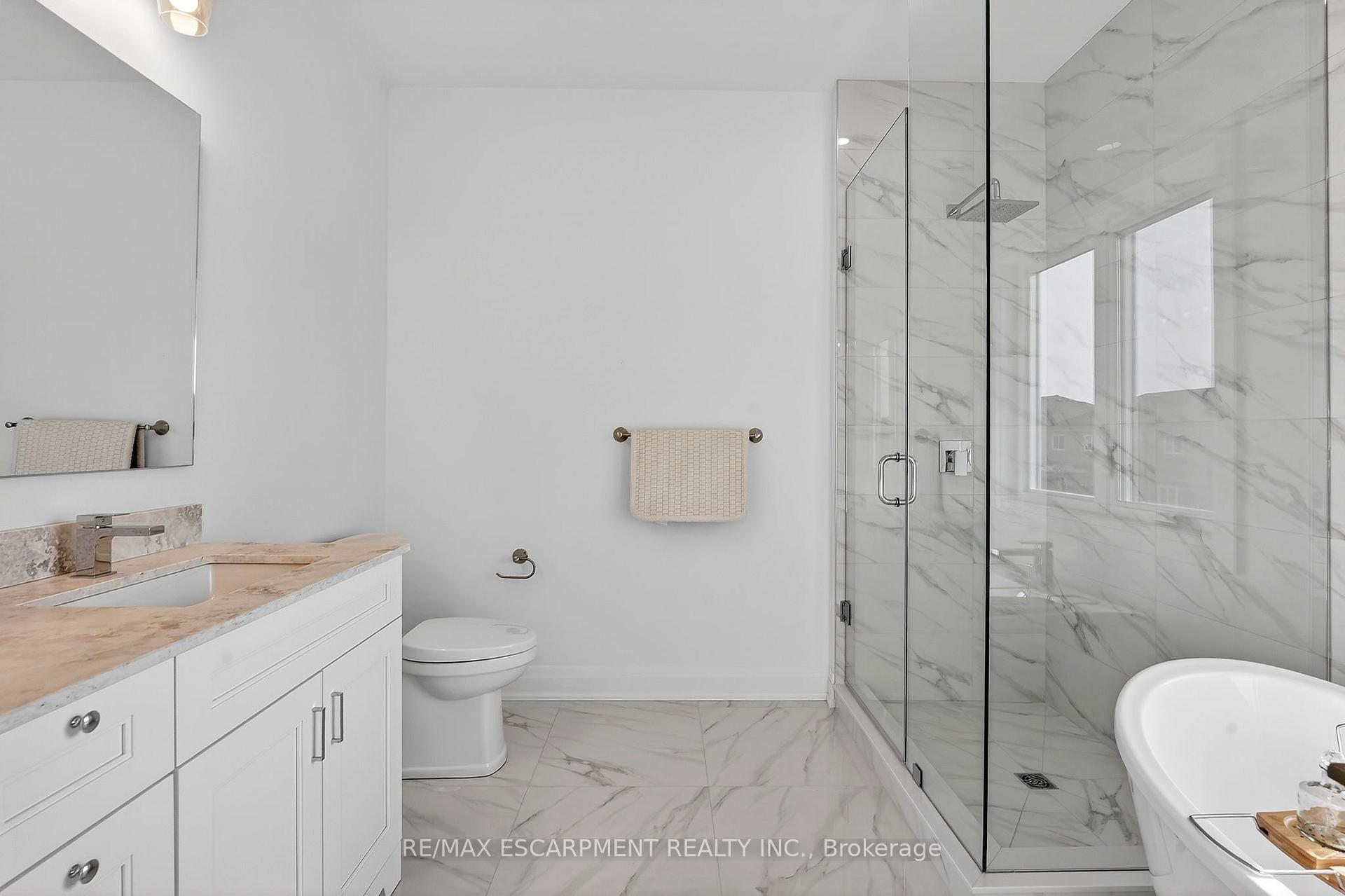 Photo 24 of 8868 Angie Drive, Niagara Falls, Forestview — HOMEH