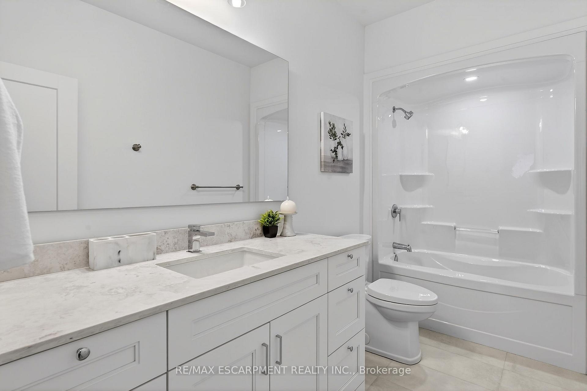Photo 30 of 8868 Angie Drive, Niagara Falls, Forestview — HOMEH