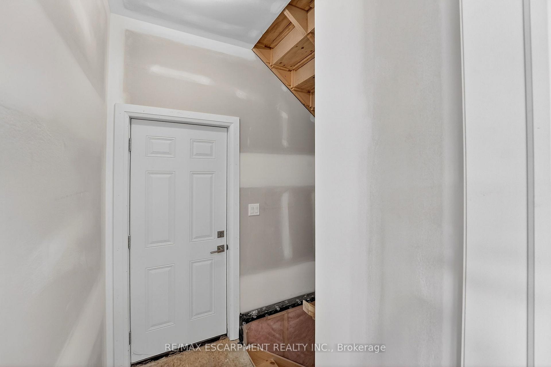 Photo 34 of 8868 Angie Drive, Niagara Falls, Forestview — HOMEH