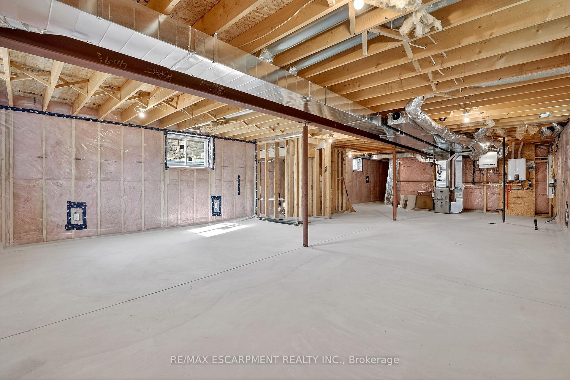 Photo 35 of 8868 Angie Drive, Niagara Falls, Forestview — HOMEH