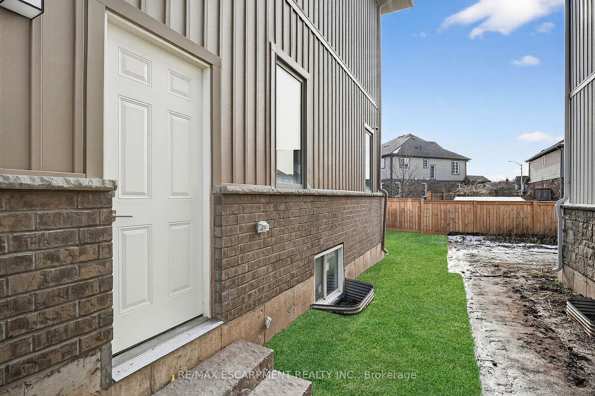 Photo 36 of 8868 Angie Drive, Niagara Falls, Forestview — HOMEH