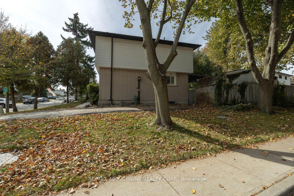 Photo 2 of 4 Glamis Court, Hamilton, Gilkson — HOMEH