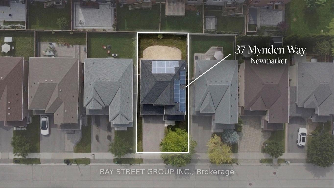 Photo 3 of 37 Mynden Way, Newmarket, Woodland Hill — HOMEH