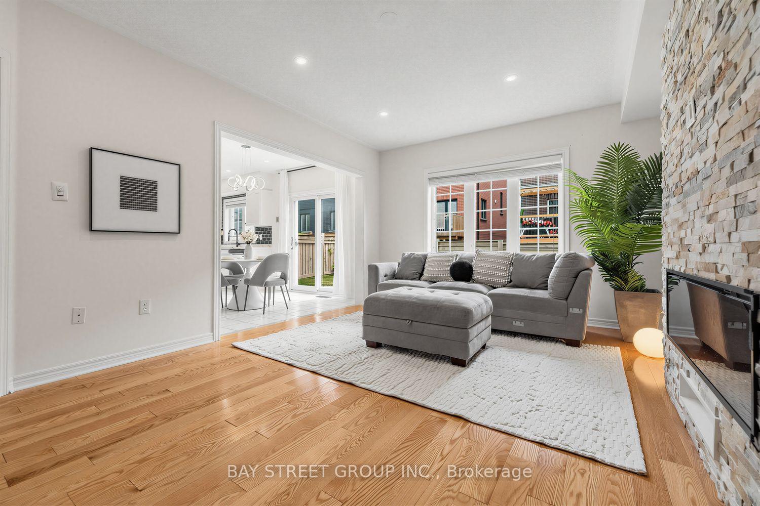 Photo 11 of 37 Mynden Way, Newmarket, Woodland Hill — HOMEH