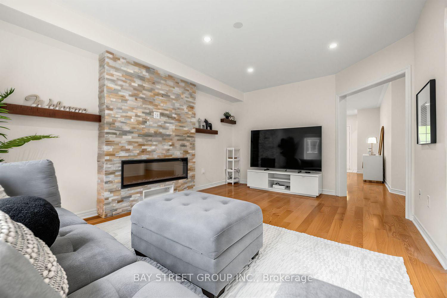 Photo 13 of 37 Mynden Way, Newmarket, Woodland Hill — HOMEH