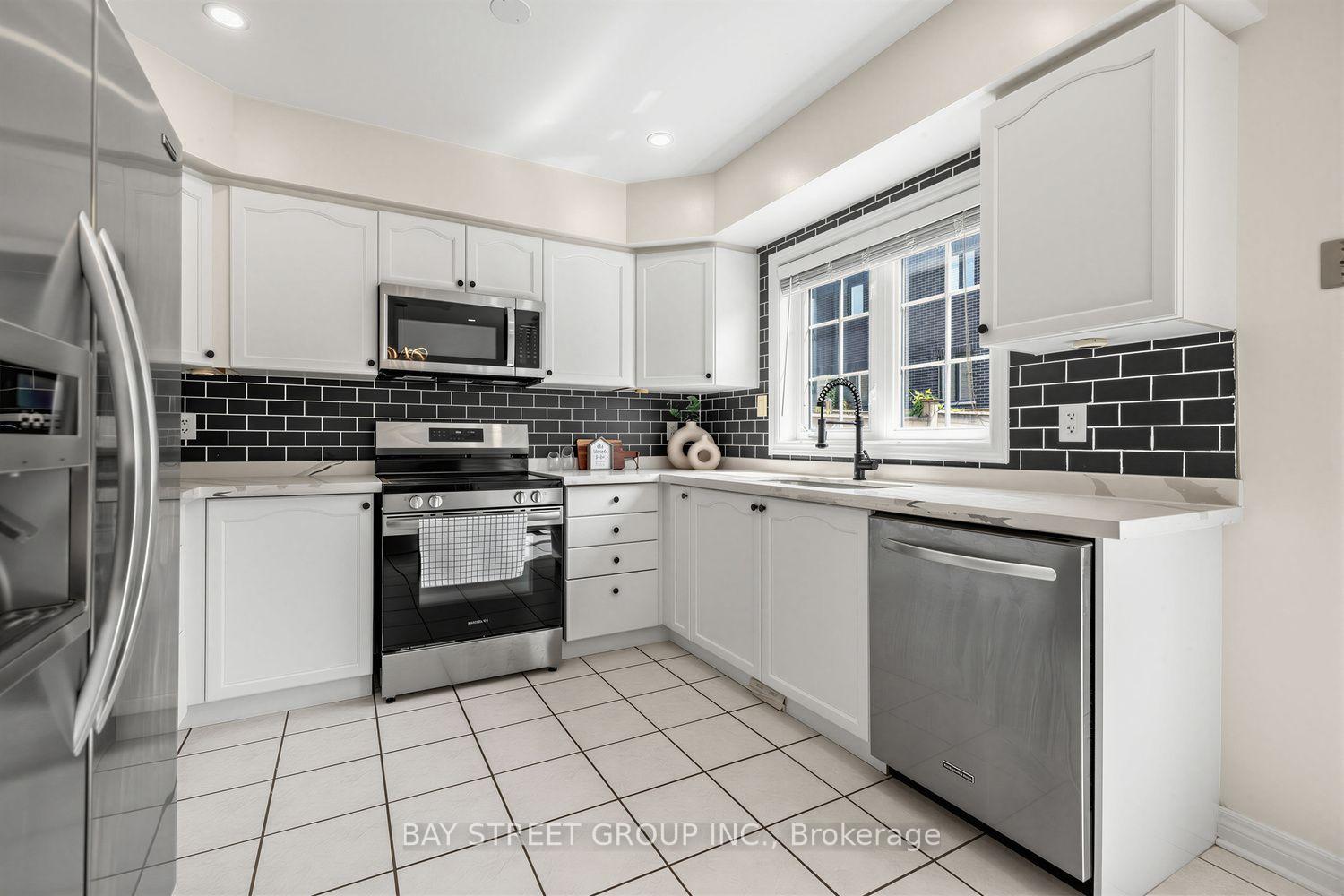 Photo 16 of 37 Mynden Way, Newmarket, Woodland Hill — HOMEH