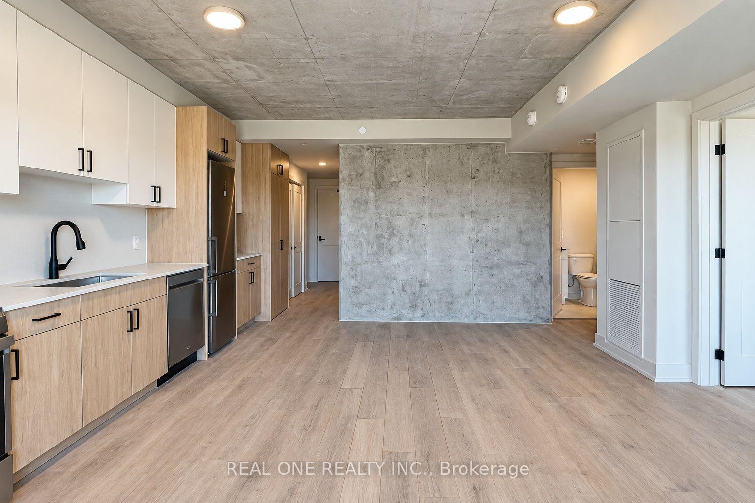 Photo 7 of Unit 604, 810 King Street W, Hamilton, Westdale — HOMEH