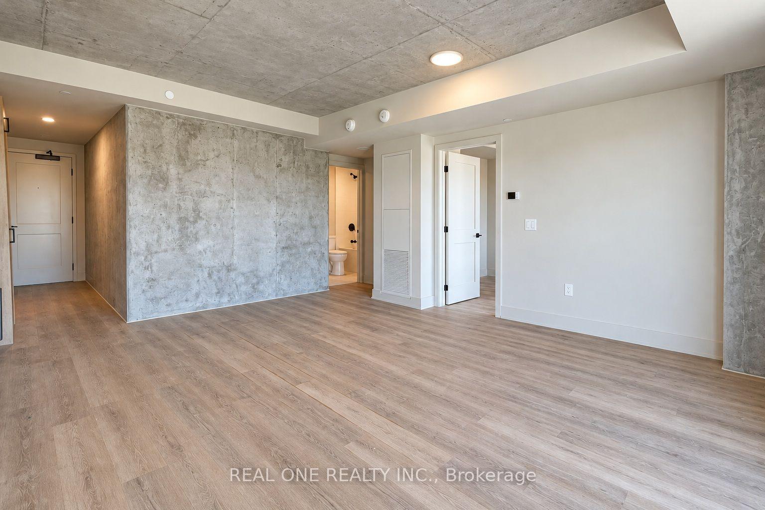 Photo 9 of Unit 604, 810 King Street W, Hamilton, Westdale — HOMEH