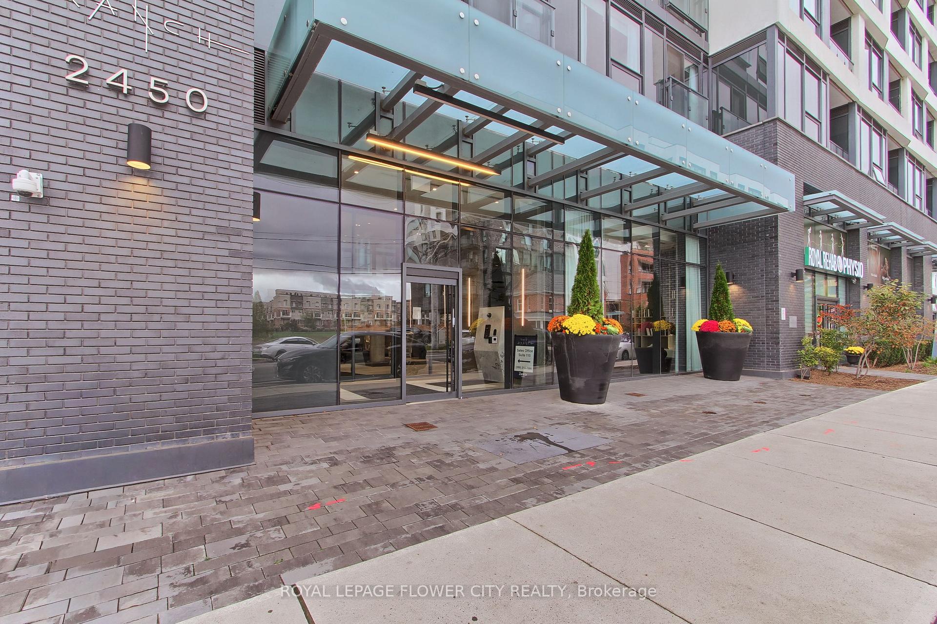 Photo 3 of Unit 239, 2450 Old Bronte Road, Oakville, Westmount — HOMEH