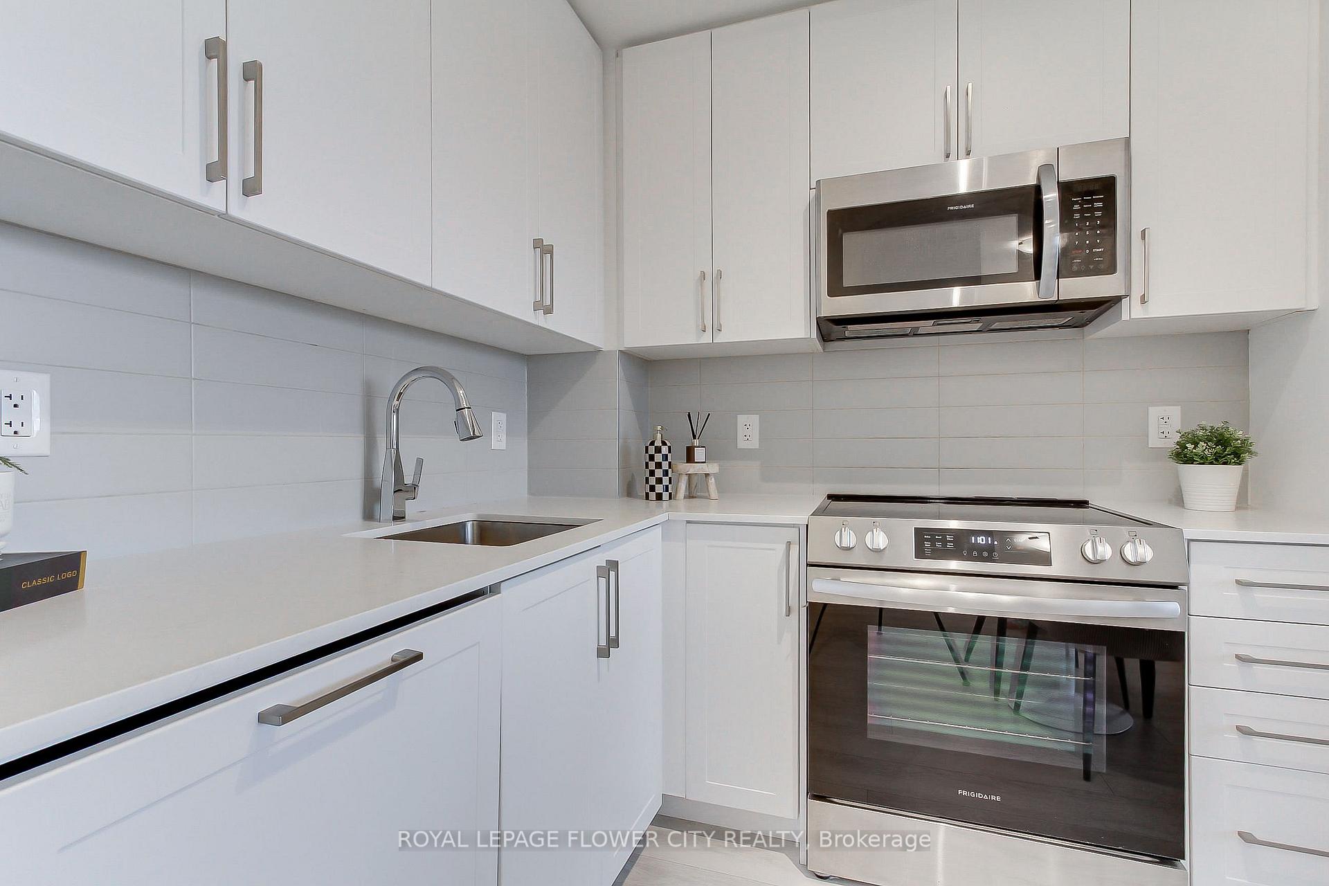 Photo 13 of Unit 239, 2450 Old Bronte Road, Oakville, Westmount — HOMEH
