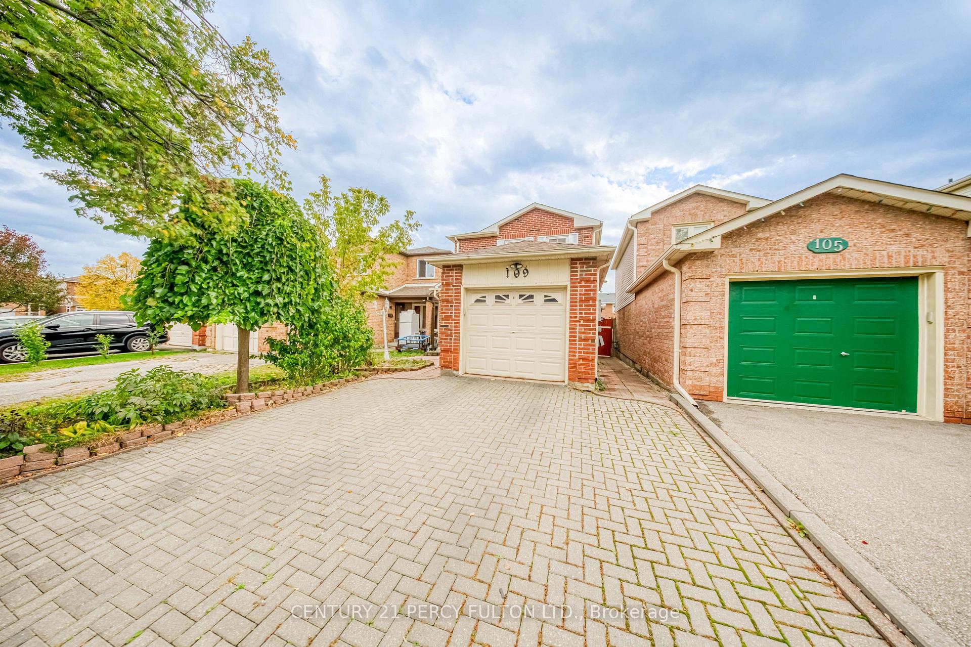 Photo 2 of 109 Swinton Crescent, Vaughan, Lakeview Estates — HOMEH
