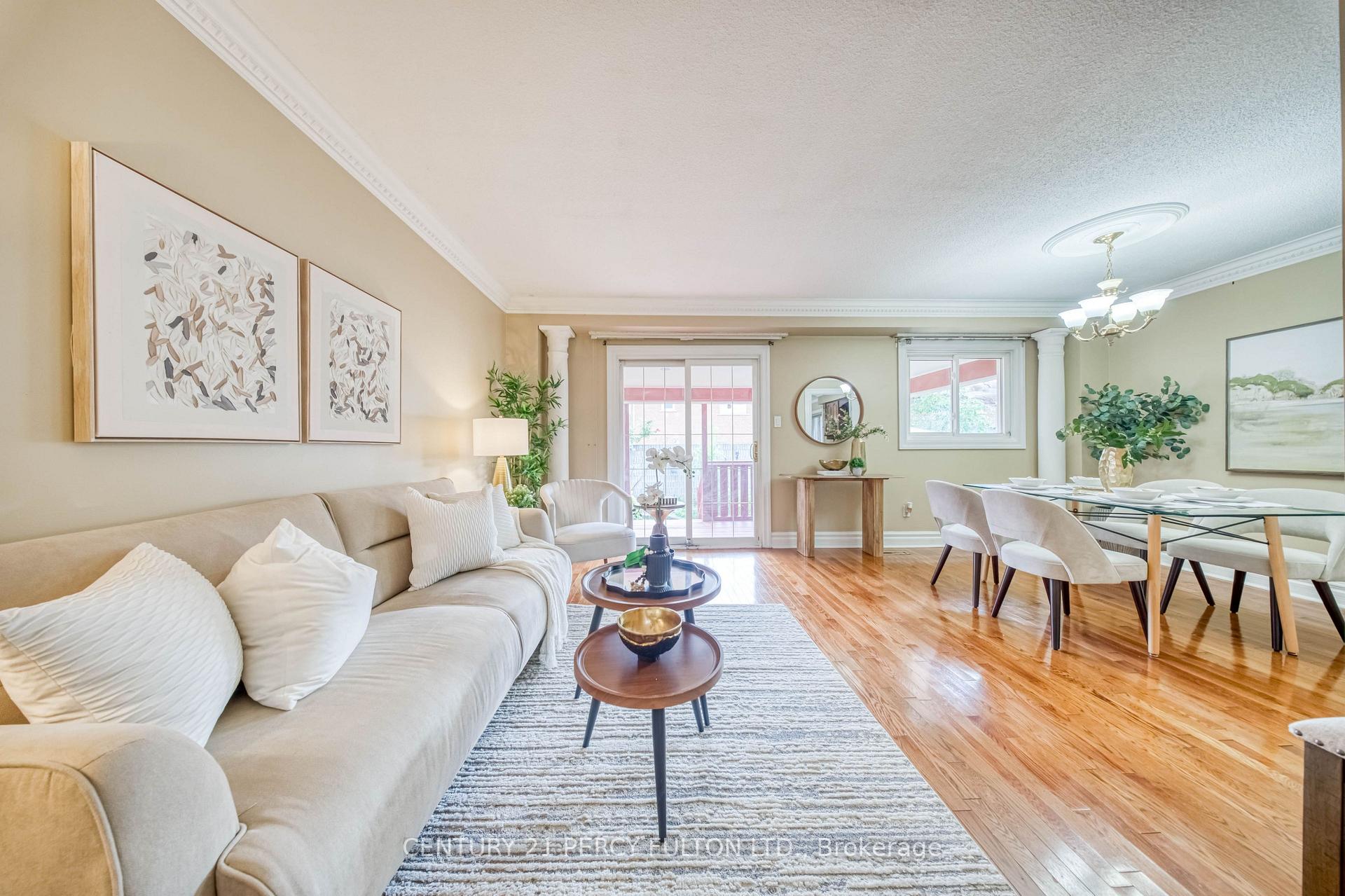Photo 7 of 109 Swinton Crescent, Vaughan, Lakeview Estates — HOMEH