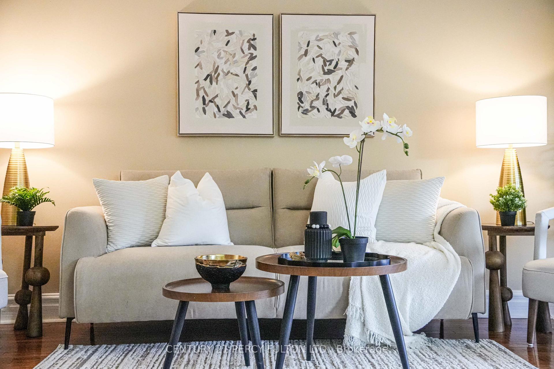 Photo 8 of 109 Swinton Crescent, Vaughan, Lakeview Estates — HOMEH