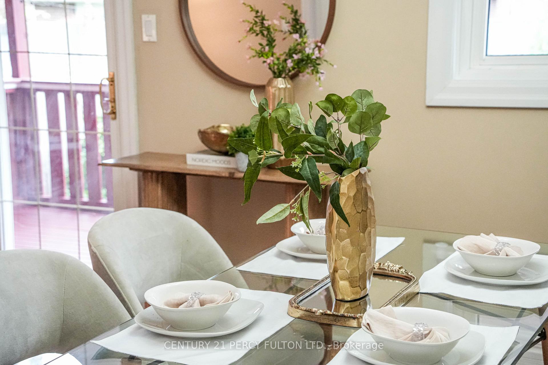 Photo 13 of 109 Swinton Crescent, Vaughan, Lakeview Estates — HOMEH