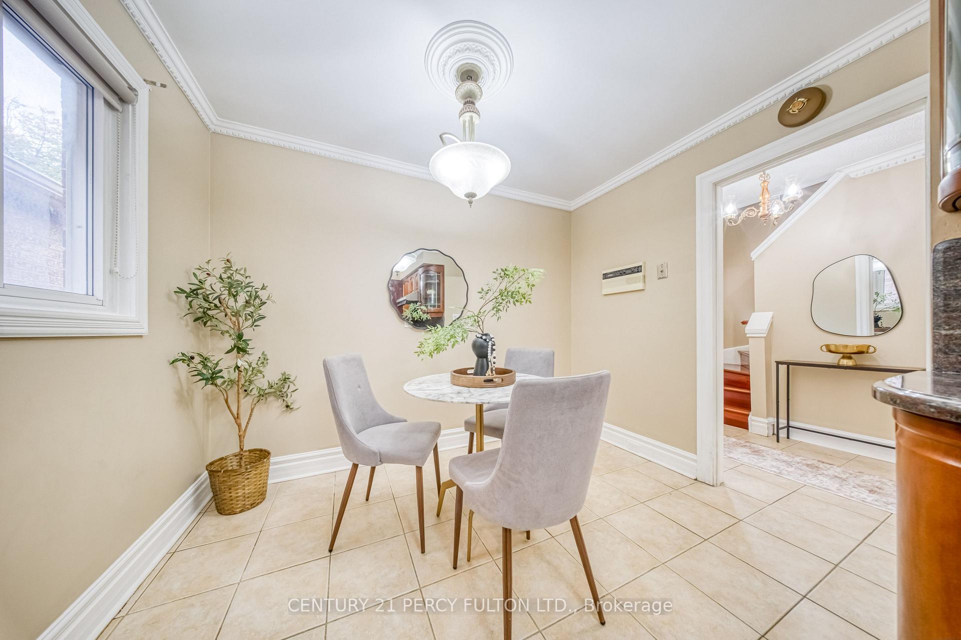 Photo 17 of 109 Swinton Crescent, Vaughan, Lakeview Estates — HOMEH