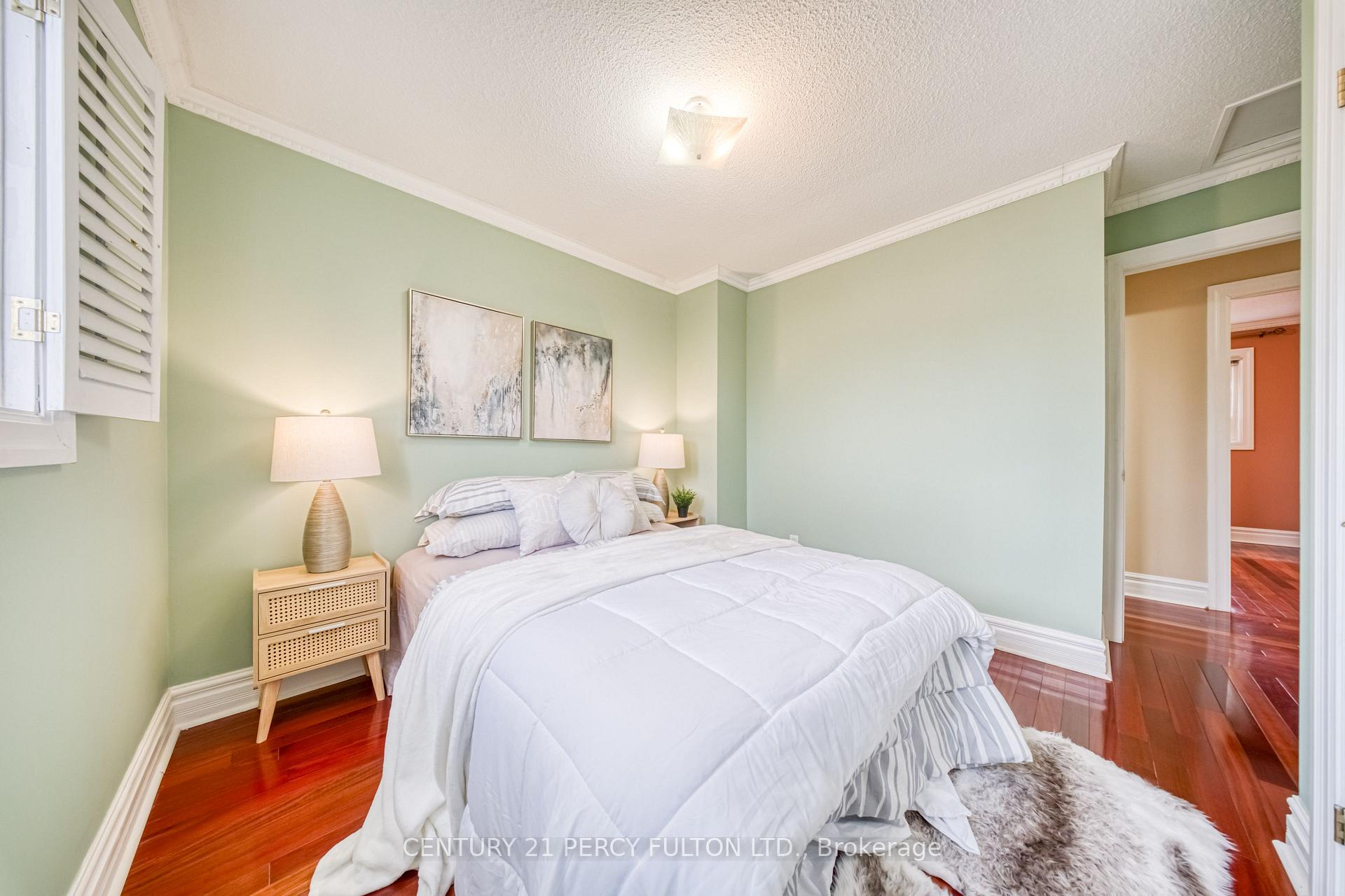 Photo 23 of 109 Swinton Crescent, Vaughan, Lakeview Estates — HOMEH