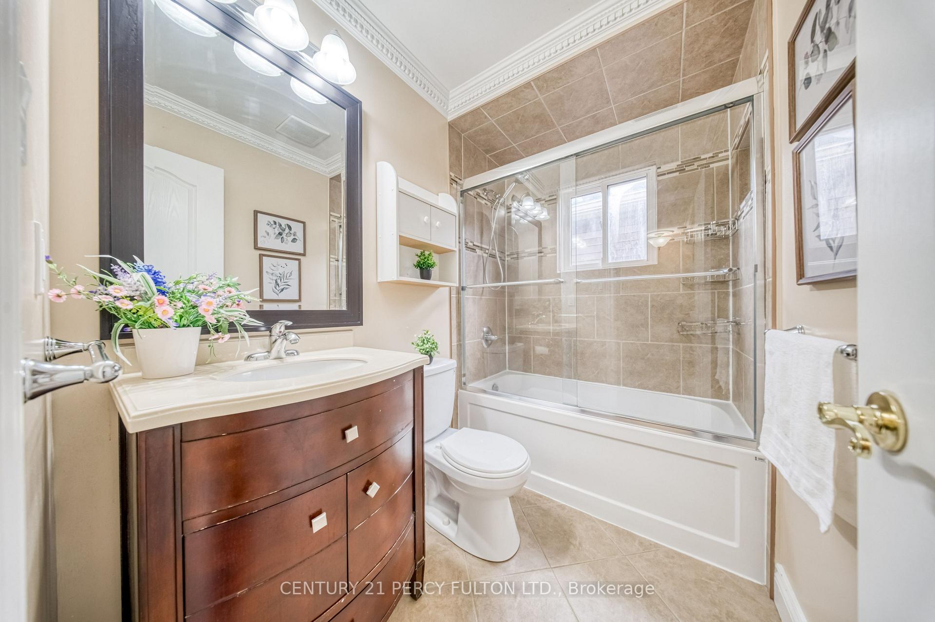 Photo 25 of 109 Swinton Crescent, Vaughan, Lakeview Estates — HOMEH