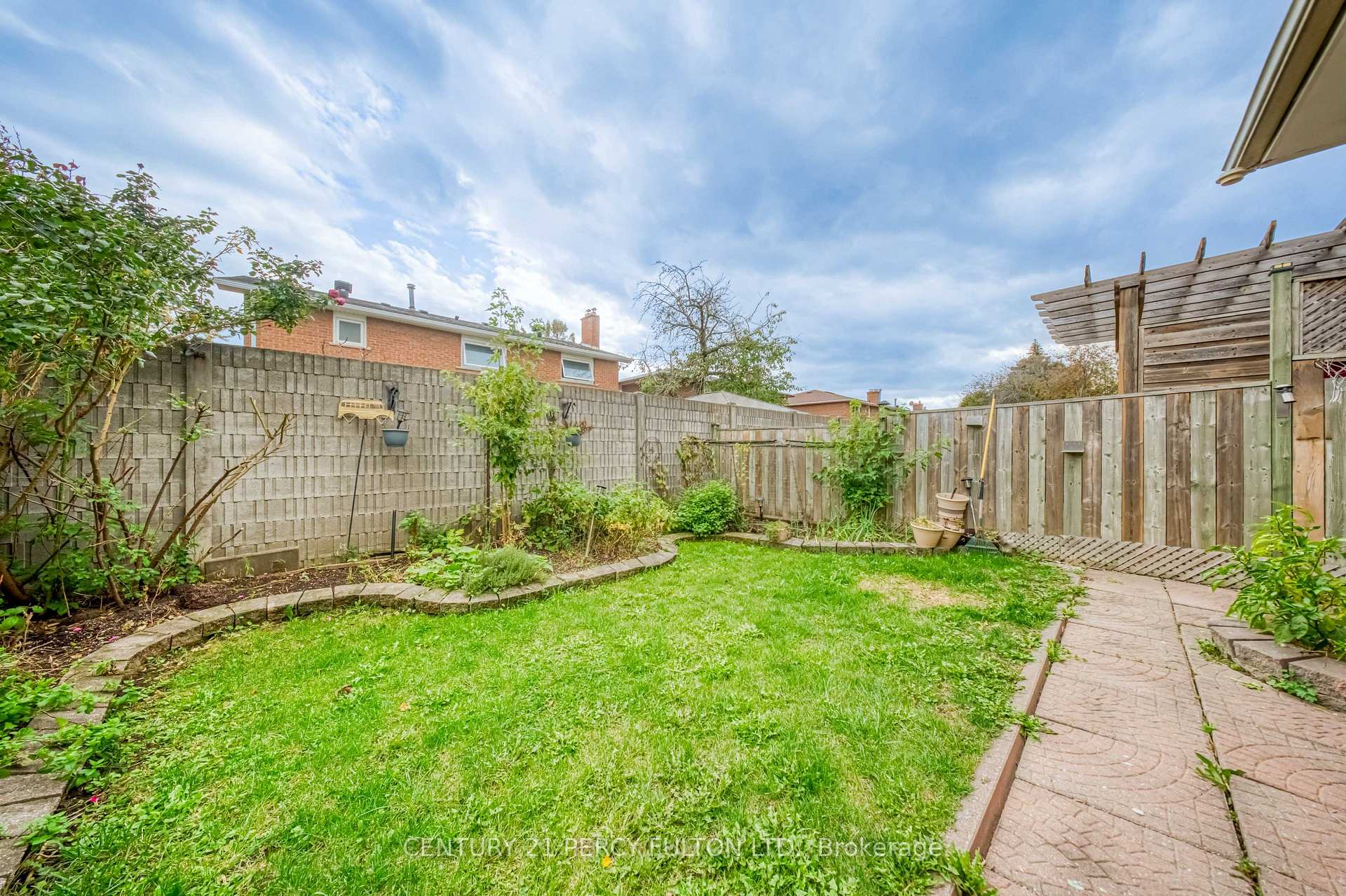 Photo 33 of 109 Swinton Crescent, Vaughan, Lakeview Estates — HOMEH