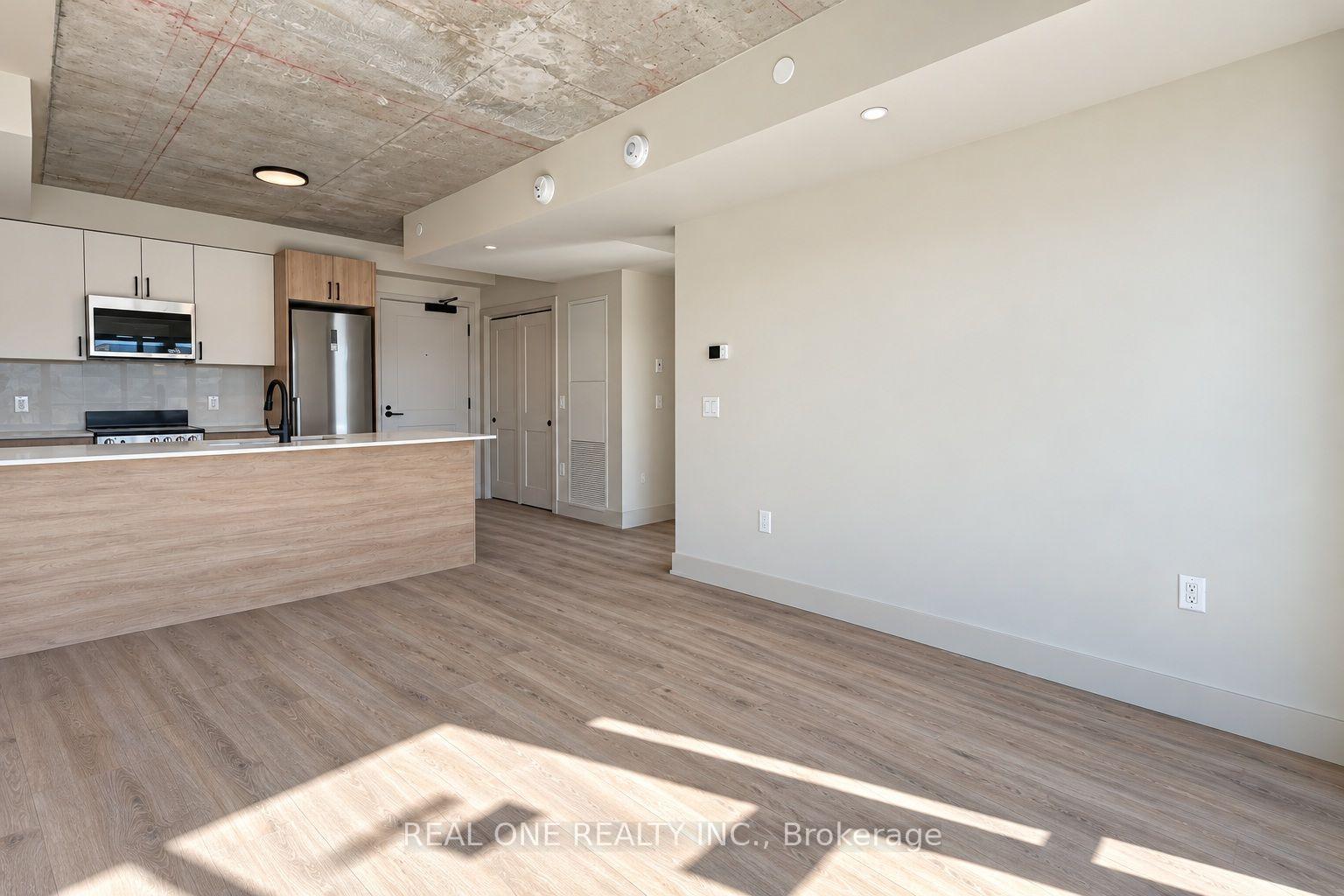 Photo 11 of Unit 606, 810 King Street W, Hamilton, Westdale — HOMEH