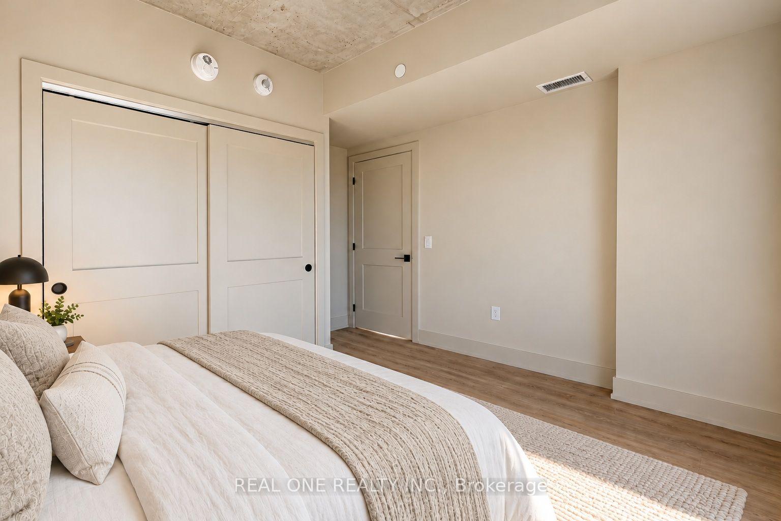 Photo 26 of Unit 606, 810 King Street W, Hamilton, Westdale — HOMEH