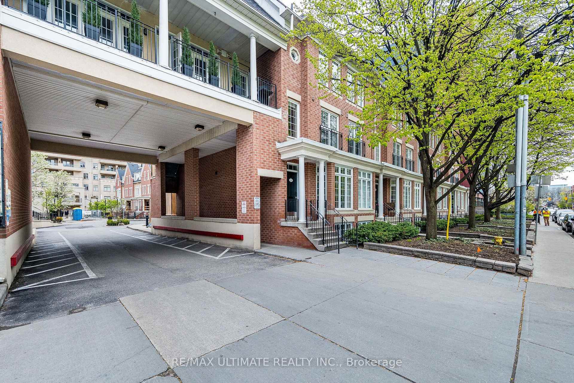 Photo 2 of Unit 14, 11 Niagara Street, Toronto, Waterfront Communities — HOMEH