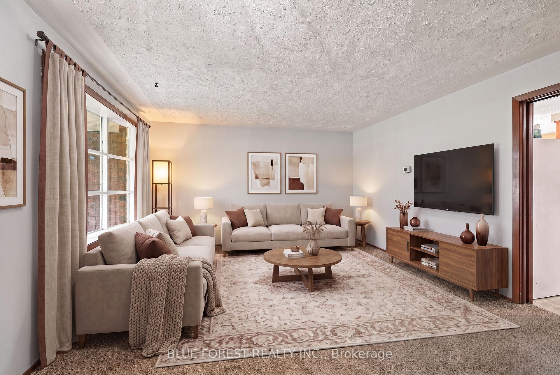 Photo 10 of 673 Galloway Crescent, London, South O — HOMEH