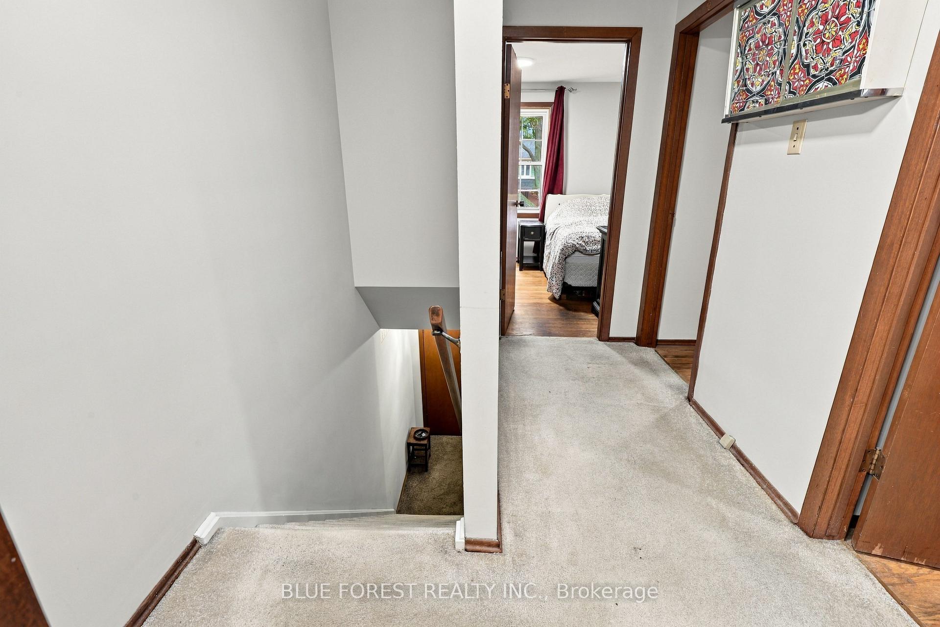 Photo 23 of 673 Galloway Crescent, London, South O — HOMEH