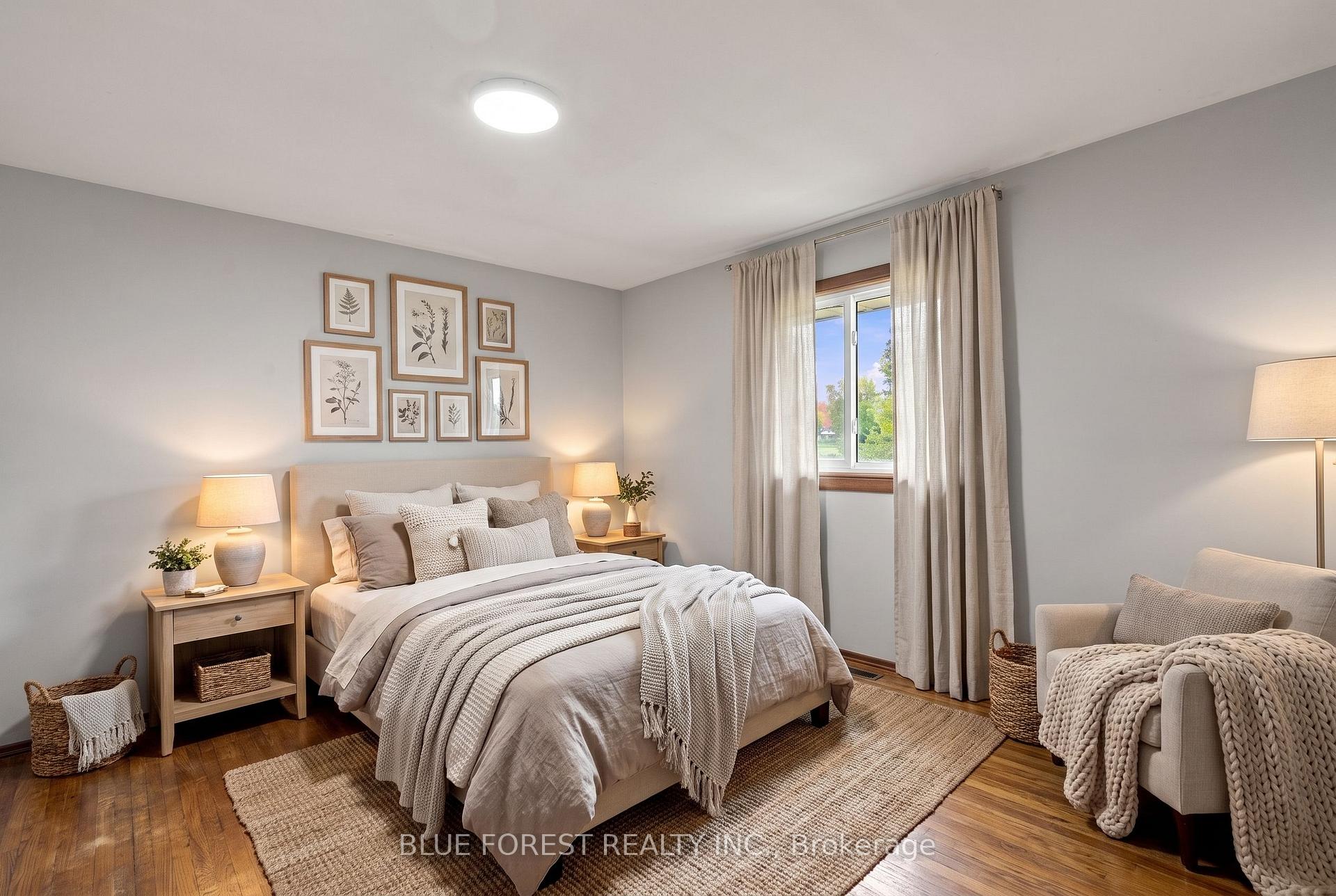 Photo 27 of 673 Galloway Crescent, London, South O — HOMEH