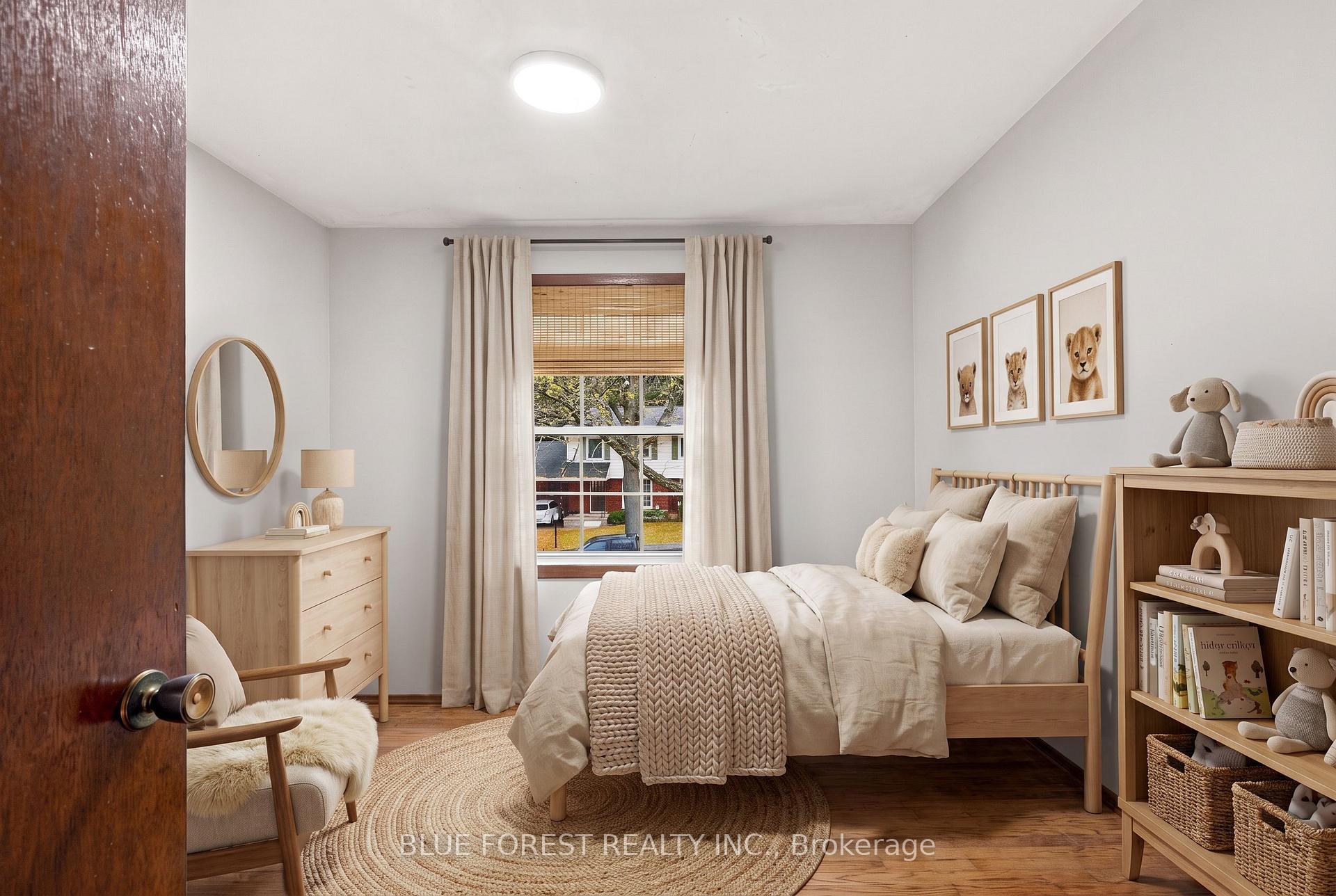 Photo 29 of 673 Galloway Crescent, London, South O — HOMEH