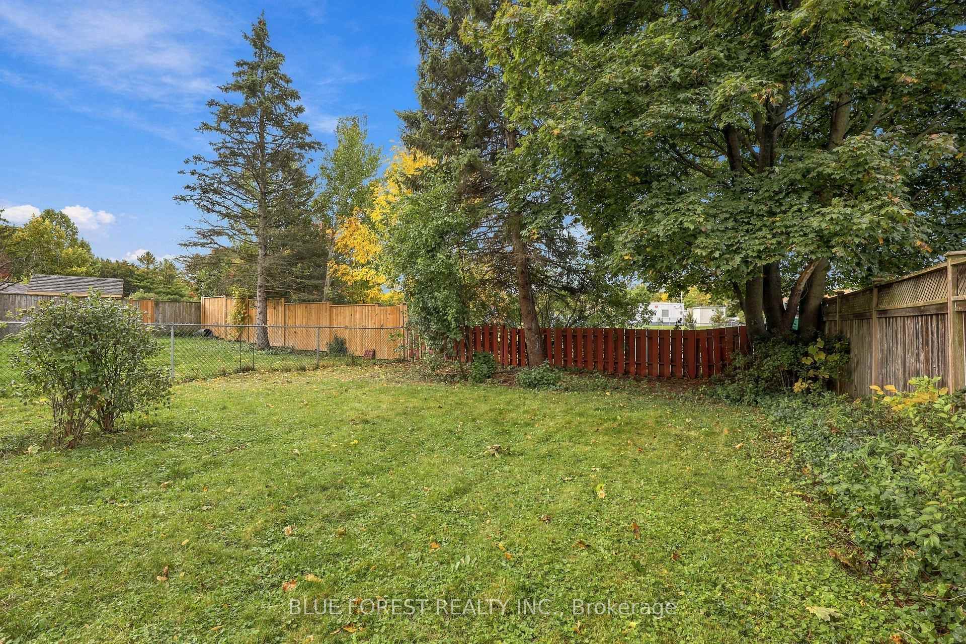 Photo 36 of 673 Galloway Crescent, London, South O — HOMEH