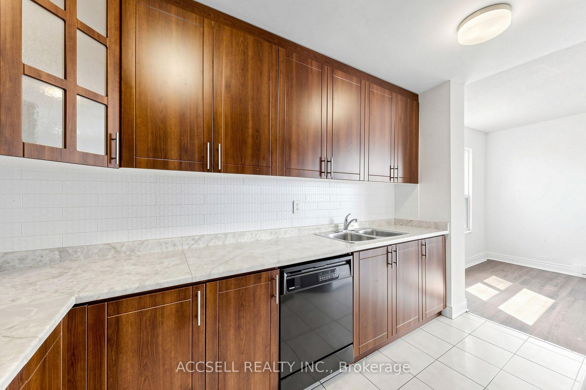 Photo 11 of Unit 901, 855 Kennedy Road, Scarborough, Ionview — HOMEH