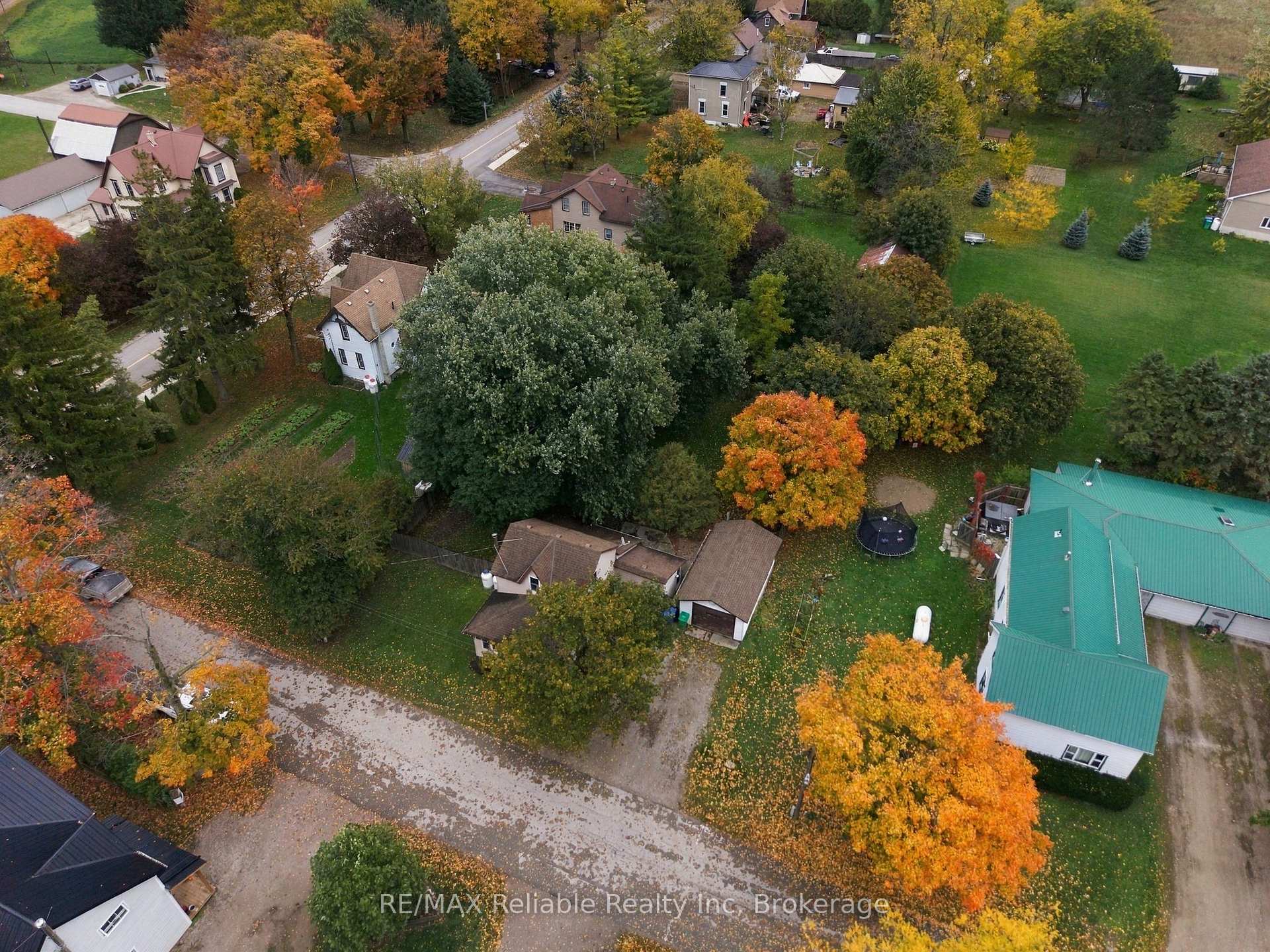 Photo 3 of 74 William Street, Ashfield-Colborne-Wawanosh, West Wawanosh — HOMEH