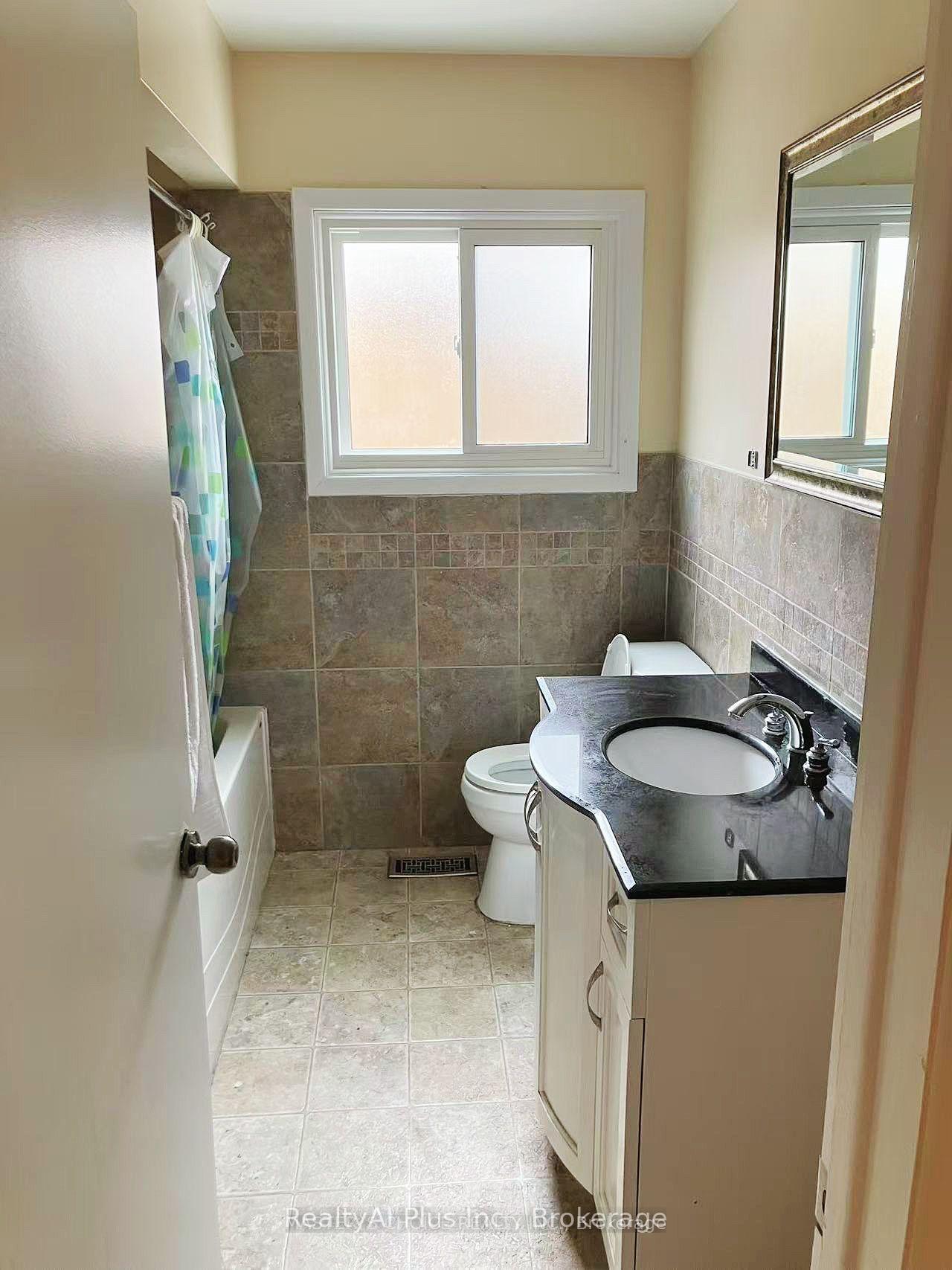 Photo 2 of Unit Upper, 57 Ripplewood Crescent, Kitchener, Forest Hill — HOMEH