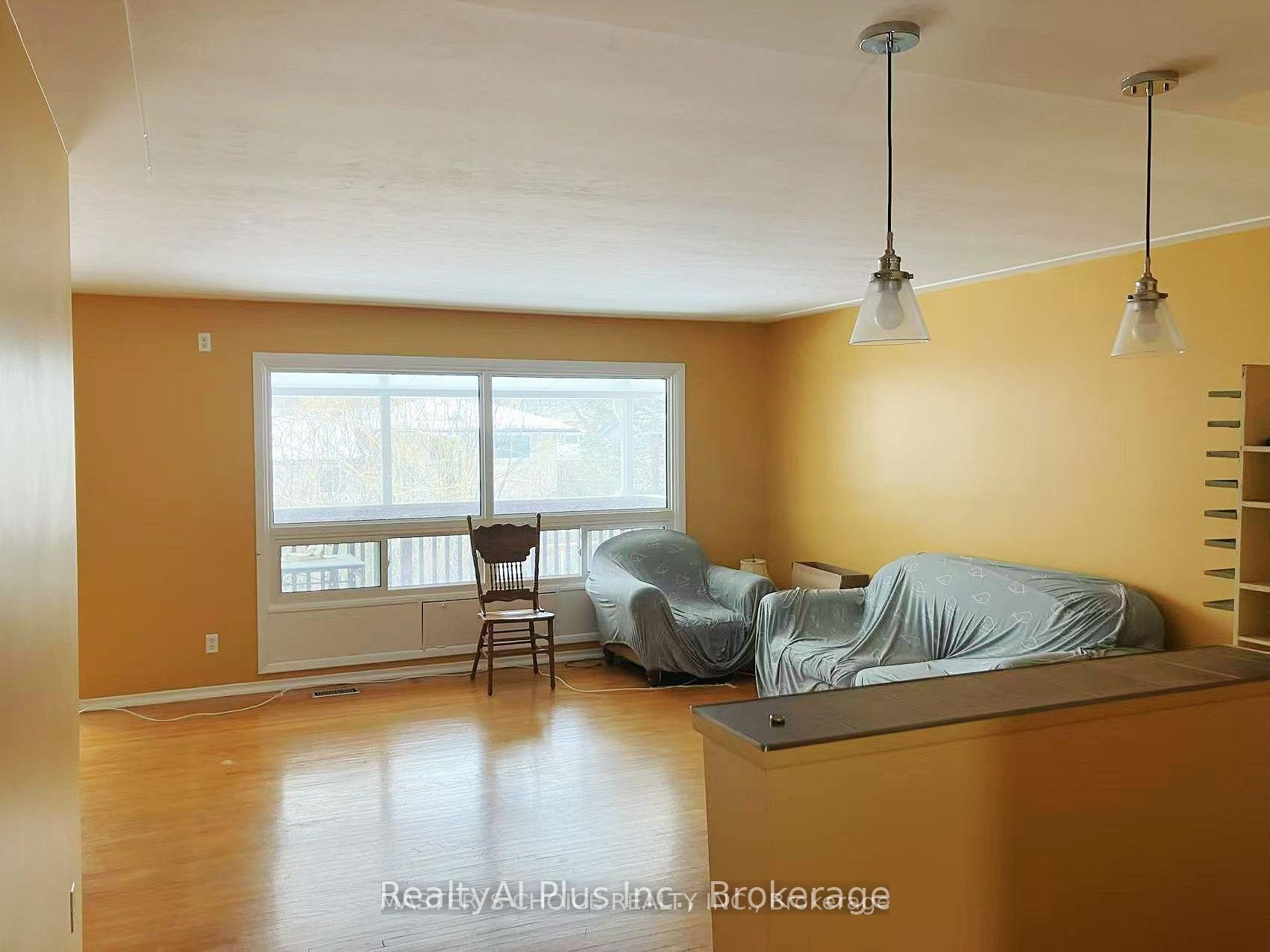 Photo 8 of Unit Upper, 57 Ripplewood Crescent, Kitchener, Forest Hill — HOMEH