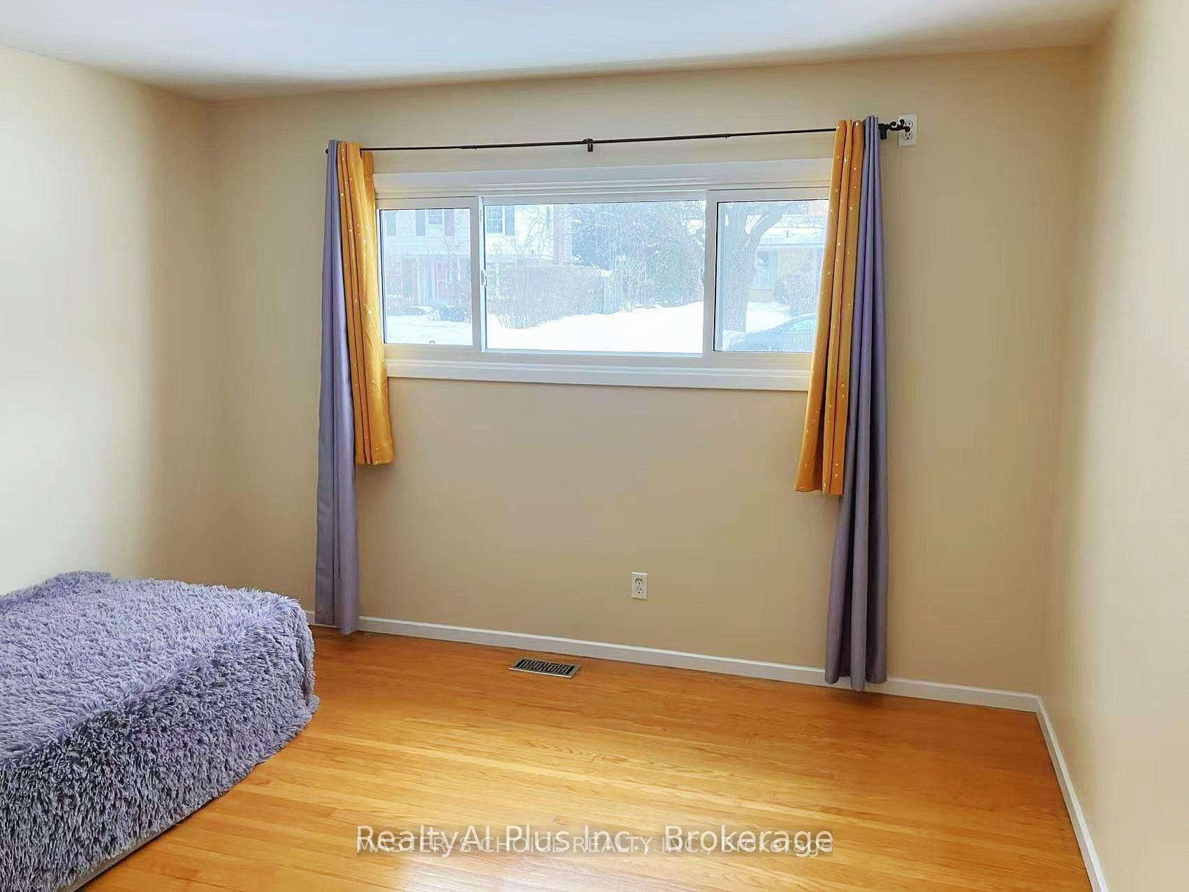 Photo 10 of Unit Upper, 57 Ripplewood Crescent, Kitchener, Forest Hill — HOMEH