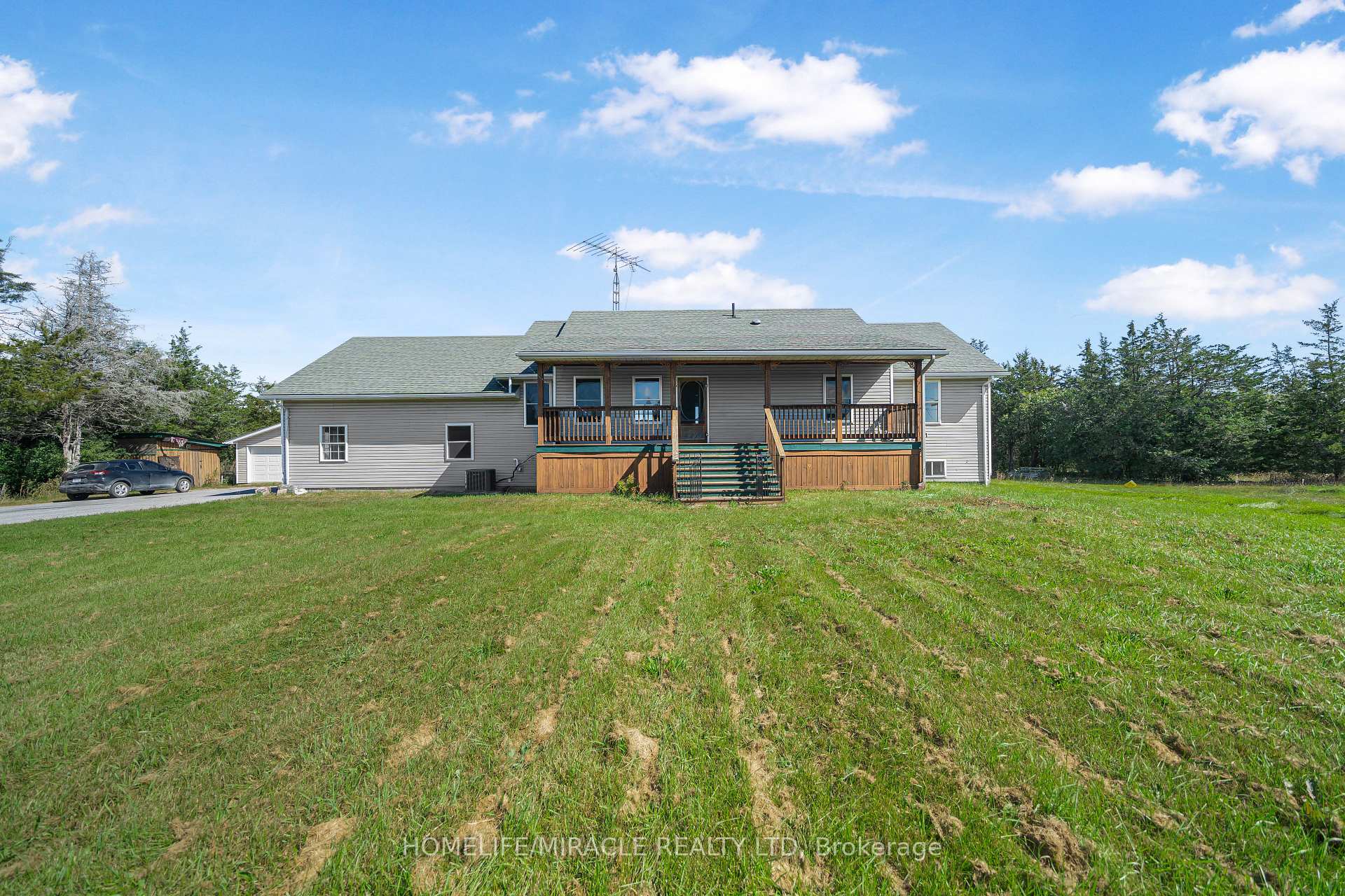 Photo 4 of Unit 2, 1636 County Road, Prince Edward County, Hillier Ward — HOMEH