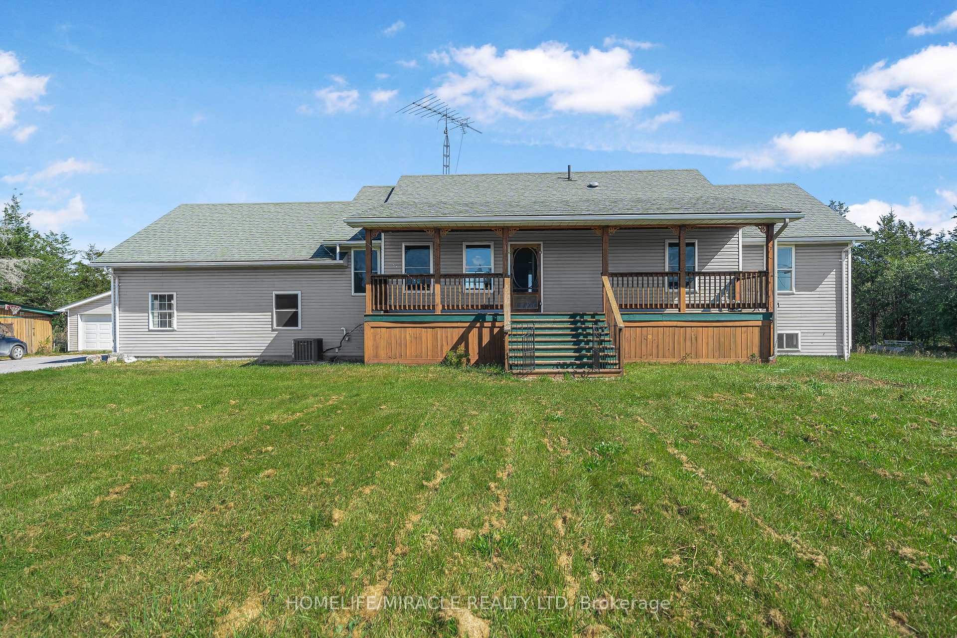 Photo 5 of Unit 2, 1636 County Road, Prince Edward County, Hillier Ward — HOMEH