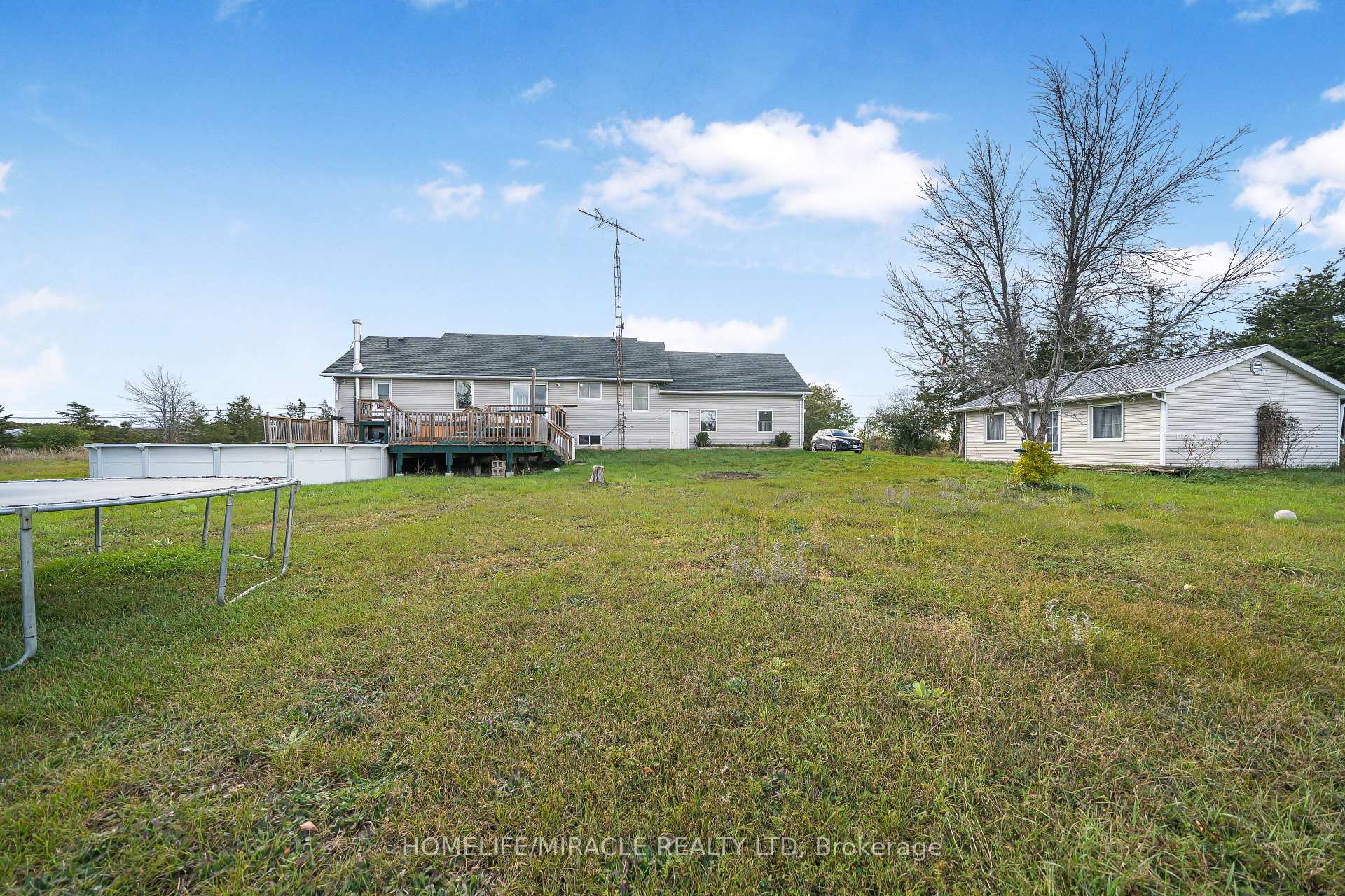 Photo 8 of Unit 2, 1636 County Road, Prince Edward County, Hillier Ward — HOMEH