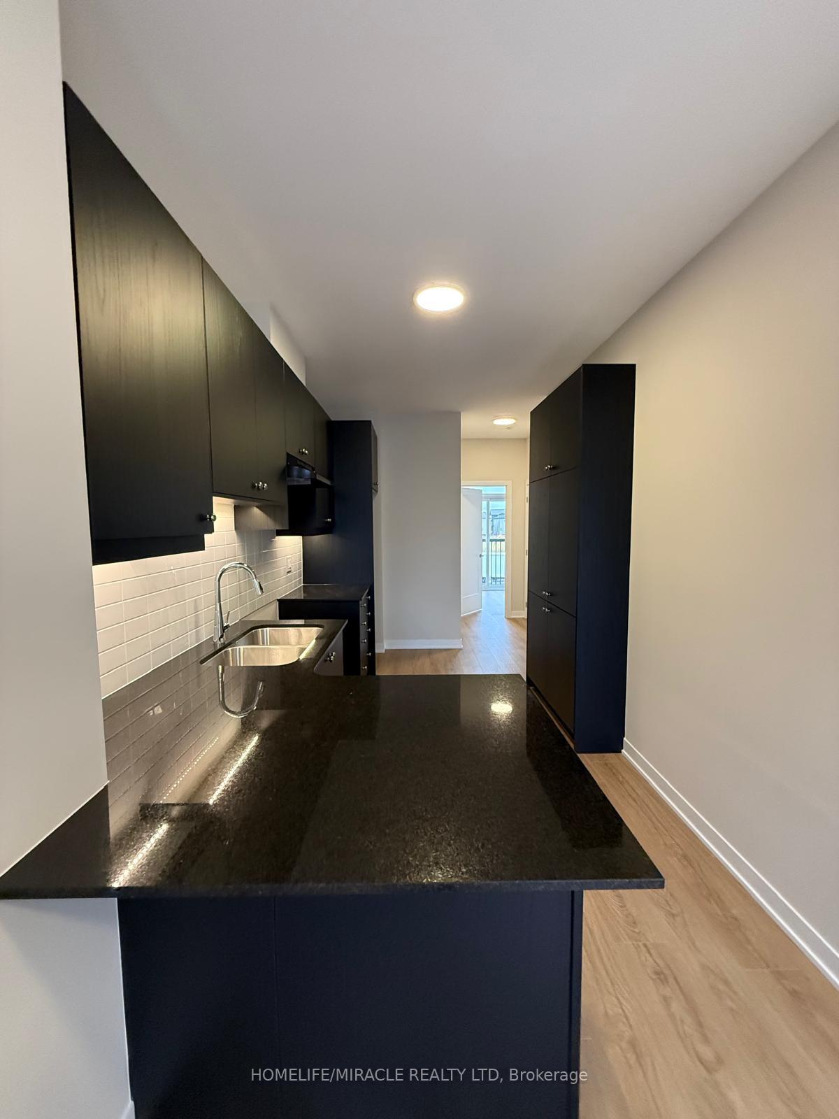 Photo 10 of 320 Stargrass Private, Ottawa, Barrhaven - Heritage Park — HOMEH