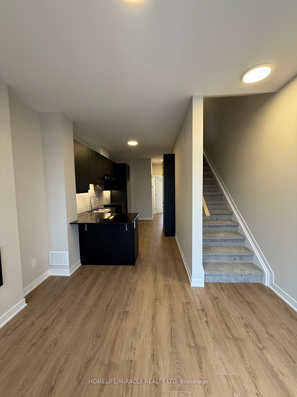 Photo 15 of 320 Stargrass Private, Ottawa, Barrhaven - Heritage Park — HOMEH