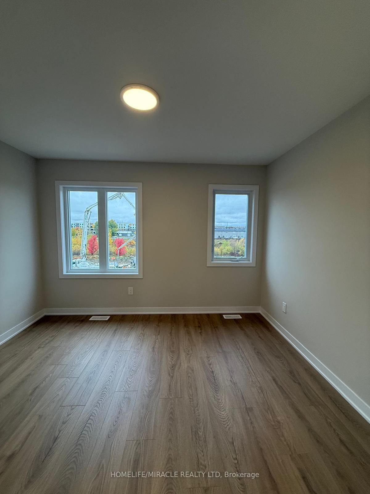 Photo 18 of 320 Stargrass Private, Ottawa, Barrhaven - Heritage Park — HOMEH