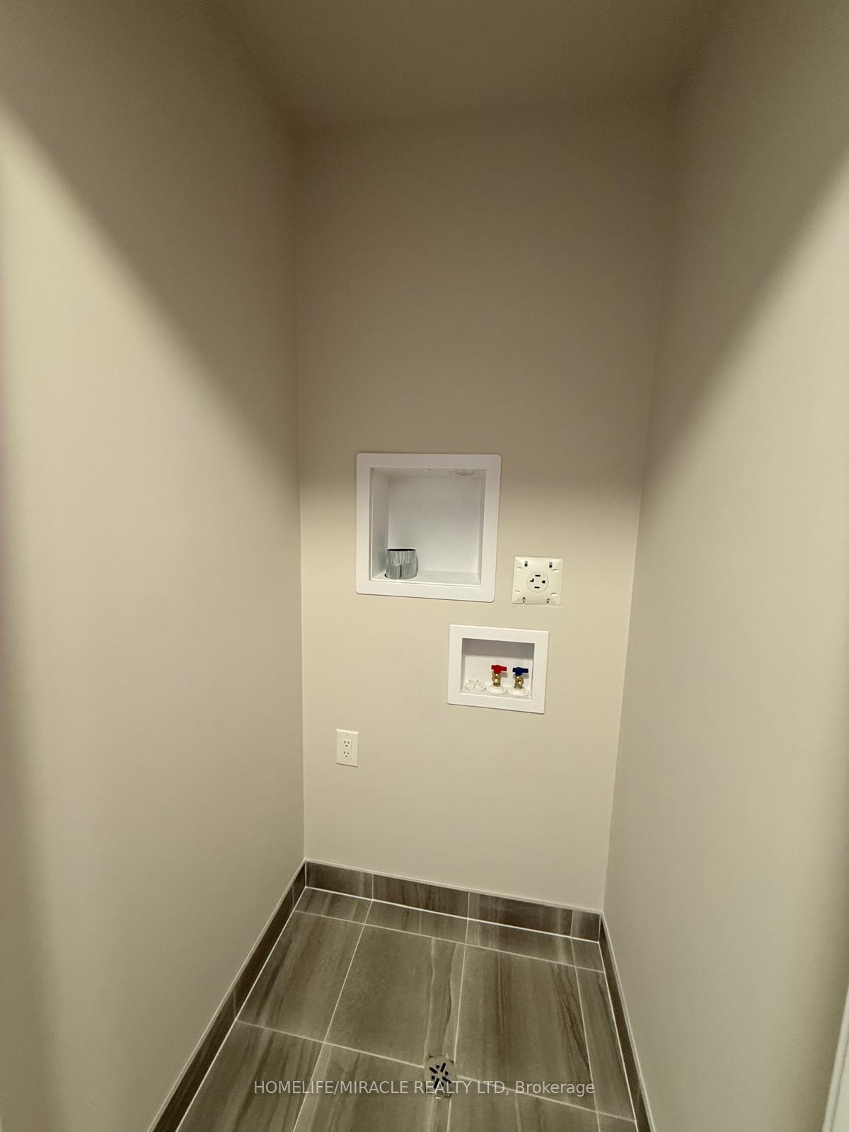 Photo 20 of 320 Stargrass Private, Ottawa, Barrhaven - Heritage Park — HOMEH