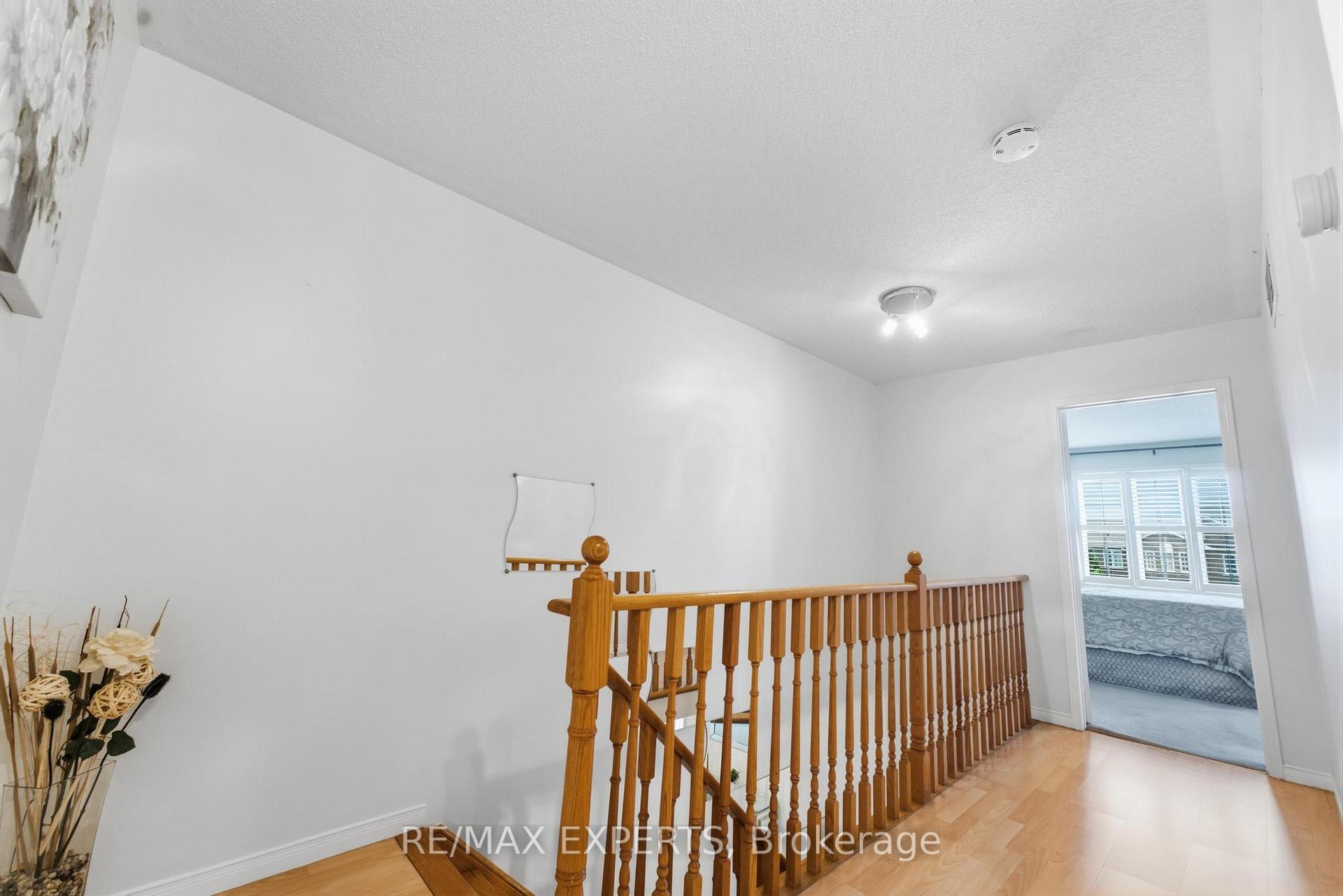 Photo 16 of 16 Piazza Crescent, Vaughan, West Woodbridge — HOMEH