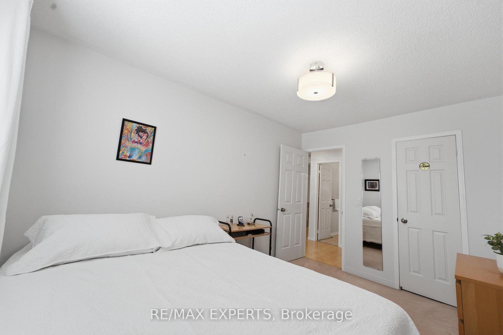 Photo 20 of 16 Piazza Crescent, Vaughan, West Woodbridge — HOMEH