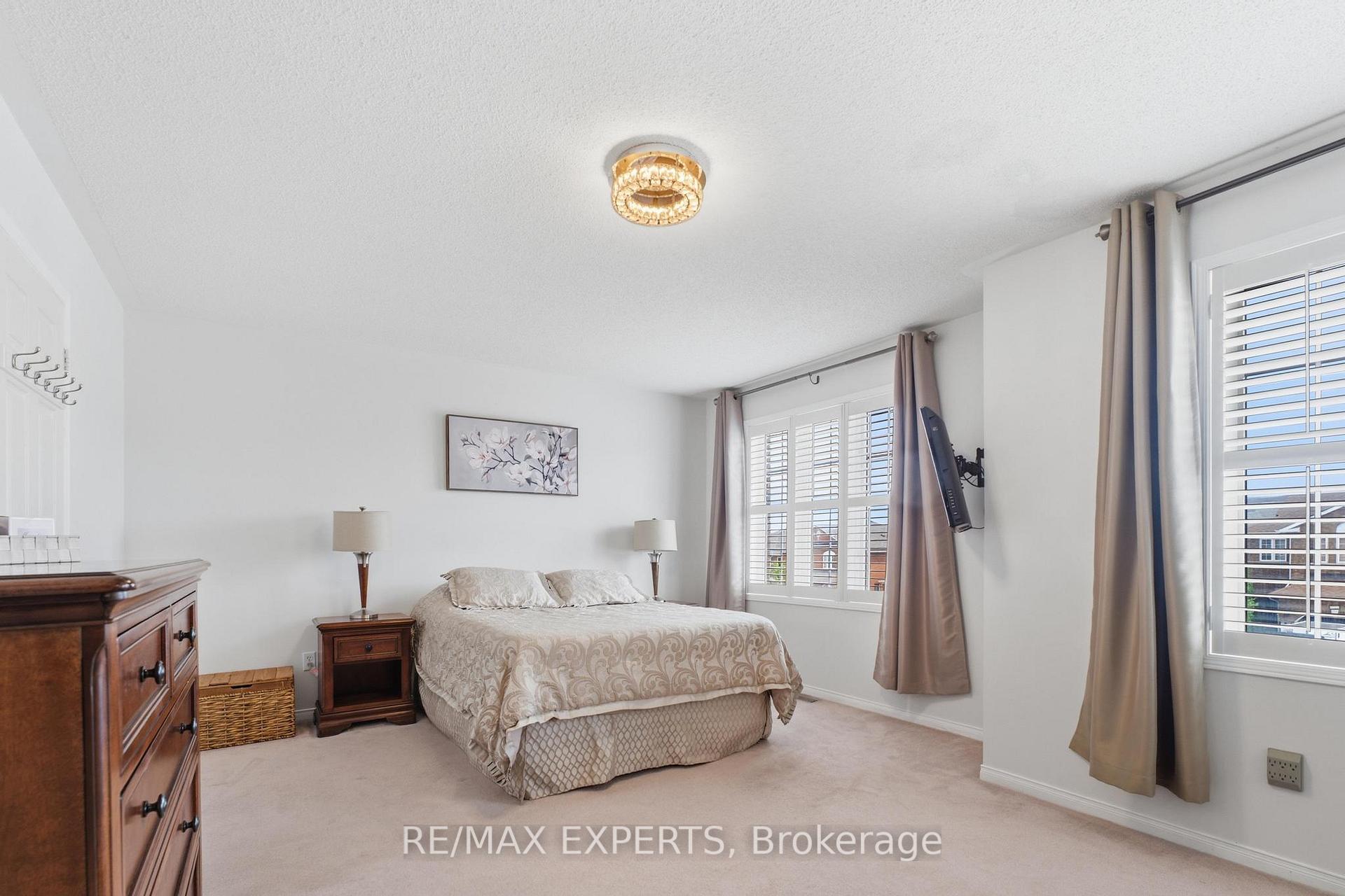 Photo 23 of 16 Piazza Crescent, Vaughan, West Woodbridge — HOMEH