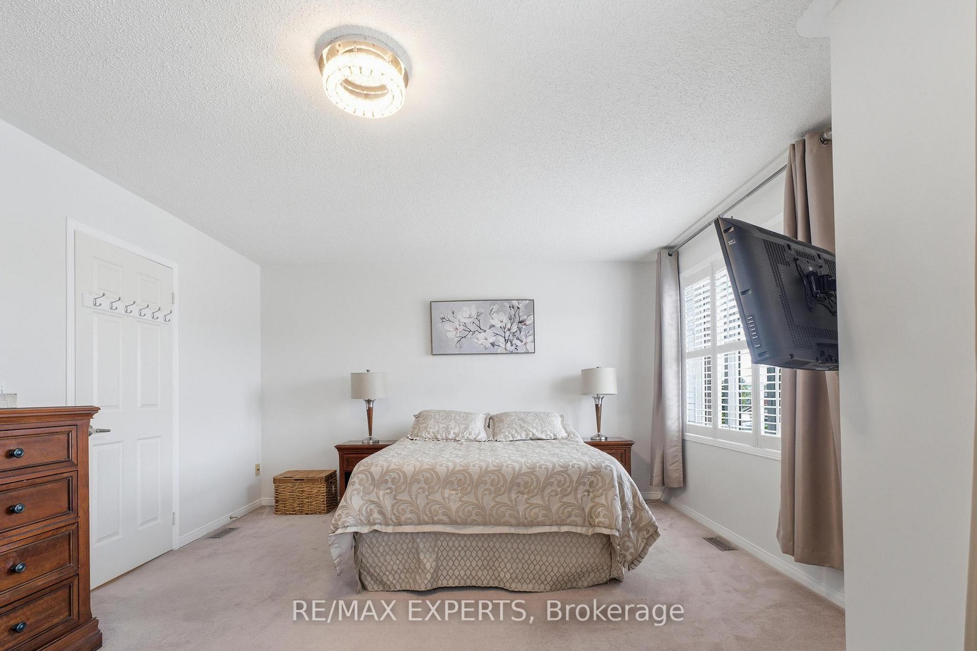 Photo 24 of 16 Piazza Crescent, Vaughan, West Woodbridge — HOMEH