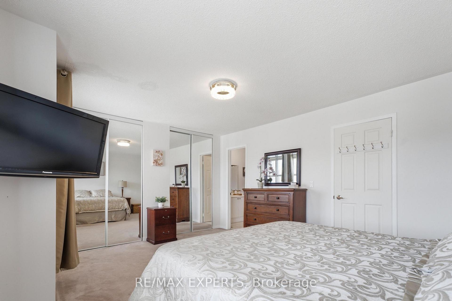 Photo 25 of 16 Piazza Crescent, Vaughan, West Woodbridge — HOMEH
