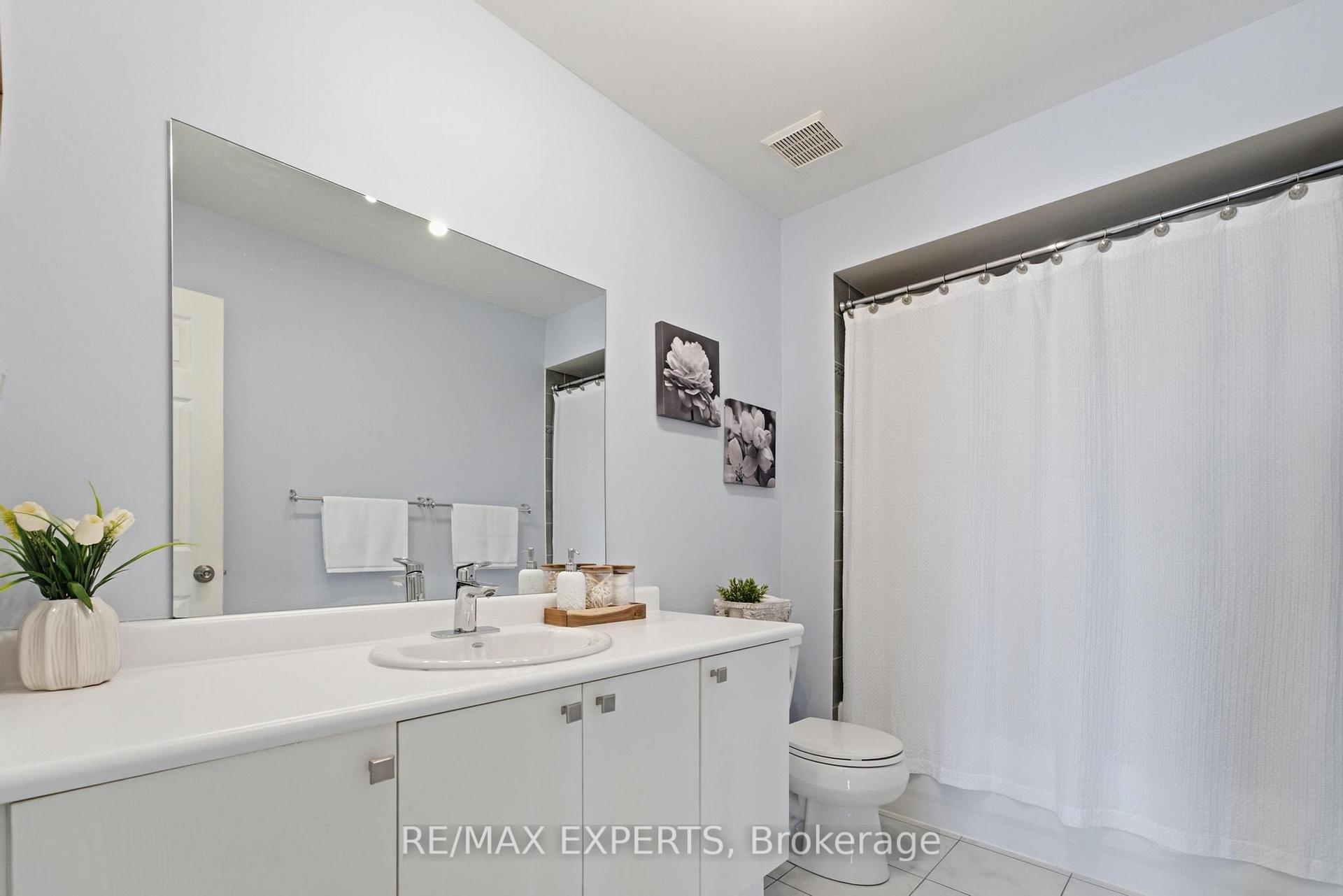 Photo 26 of 16 Piazza Crescent, Vaughan, West Woodbridge — HOMEH